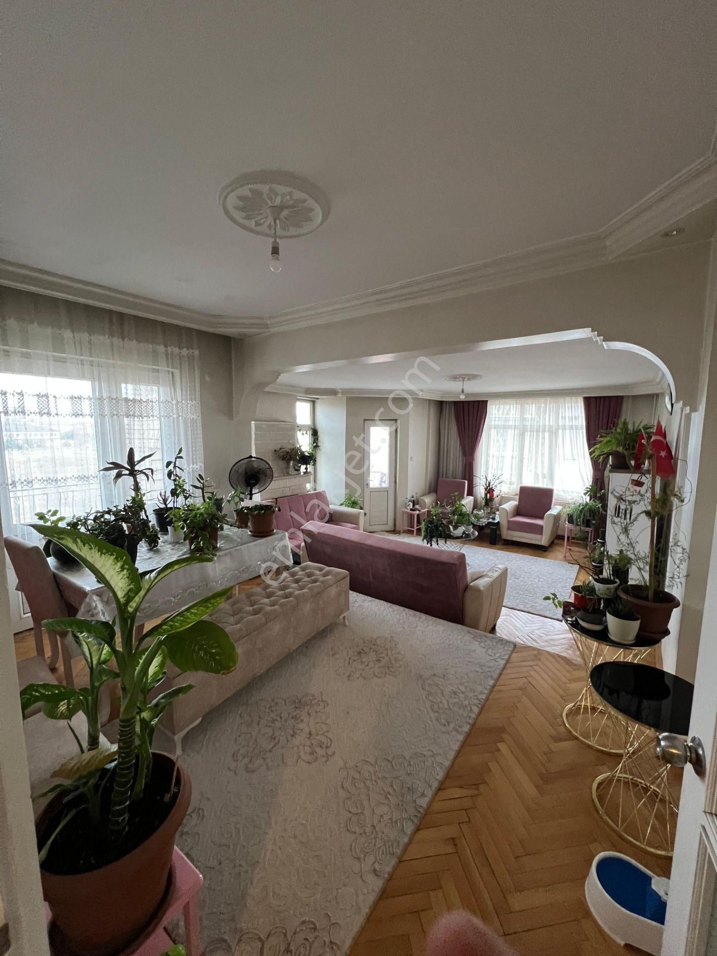 Afyon Özsu Emlak'tan Uydukent Te Site İçi Satılık 3+1 Daire - Görsel 2