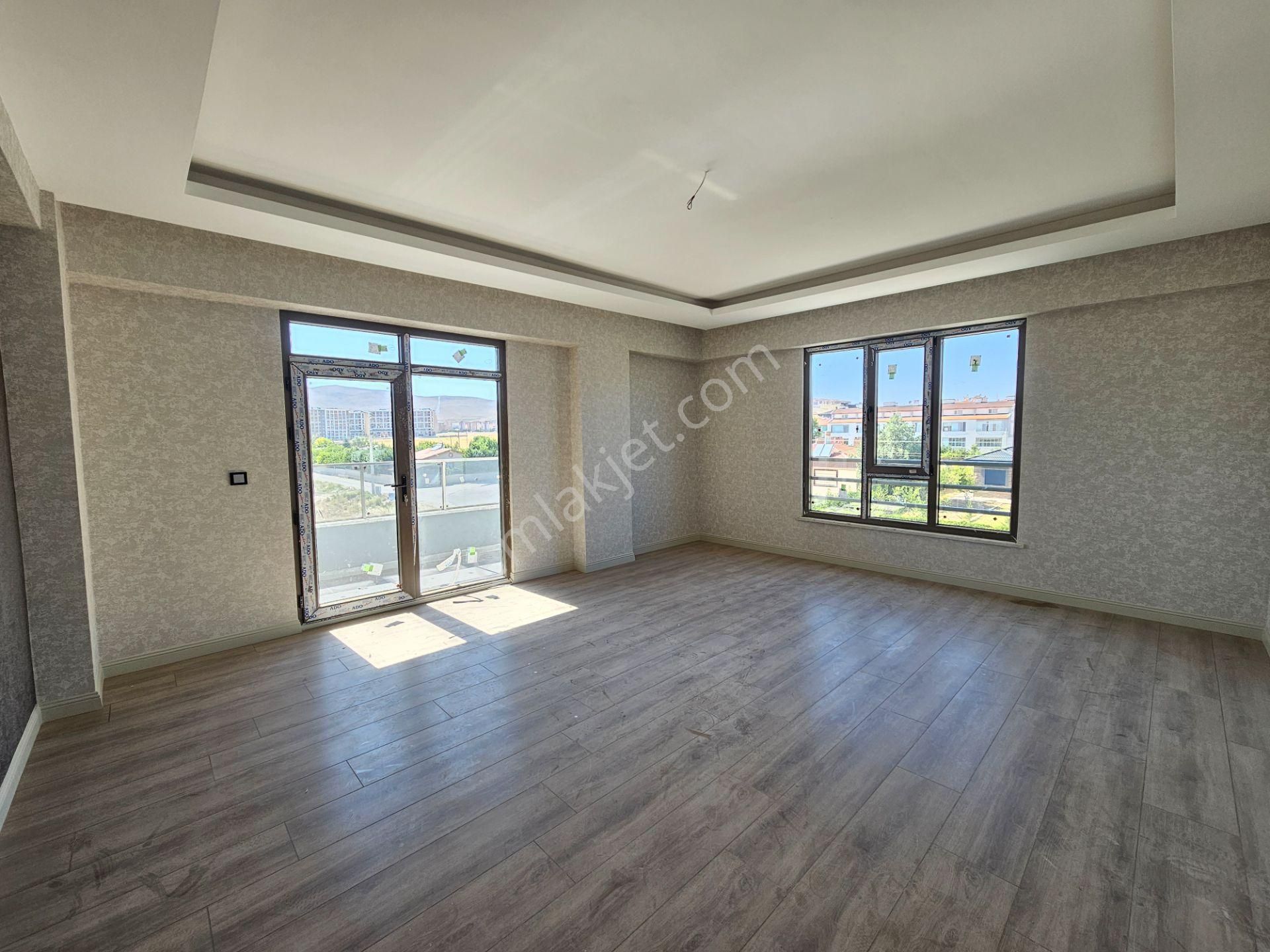 Şafak Caddesine Yakın Tramvaya Yürüme Mesafesinde 3+1ara Kat Son Kat Lüks Daireler 🔥 - Görsel 3