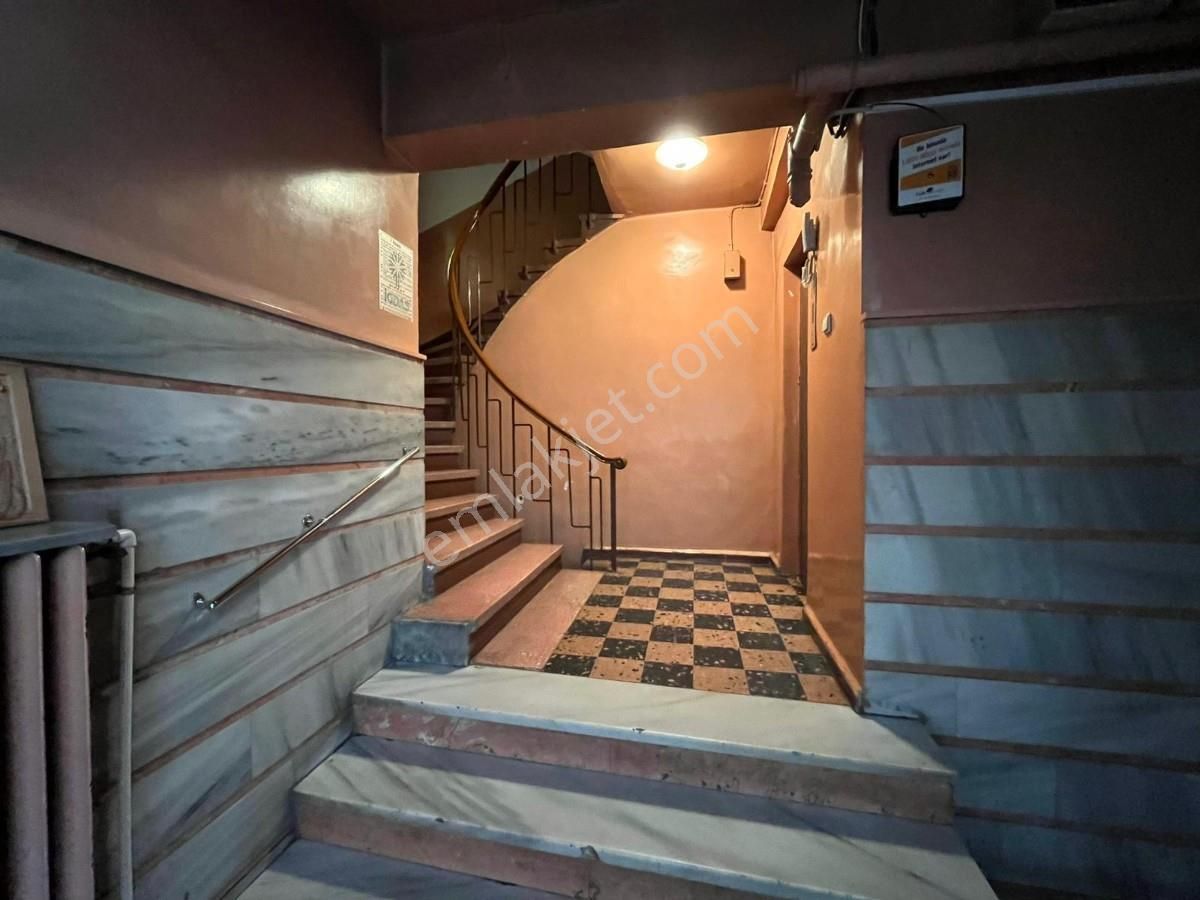 Şişlide İçi Yenilenmiş 3+1 Daire - Görsel 11