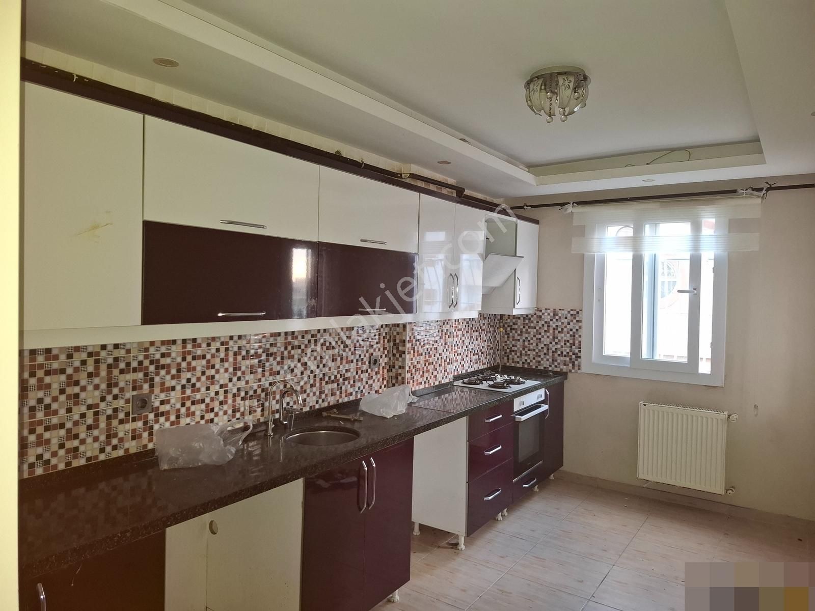 3+1 Kiralık Yüzüncüyıl Da Açıklamayı Lütfen Okuyun25000tl..