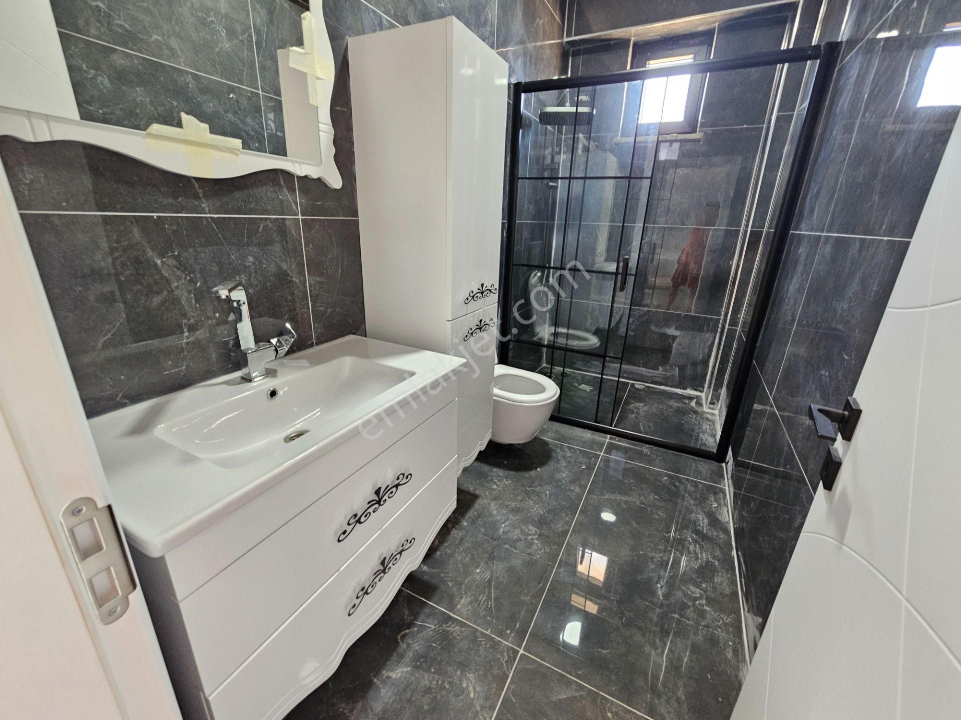 Deniz'den Kocaali Sakarya'da 3+1 Havuzlu , Denize 50 Mt. Mesafede , Ebeveyn Banyolu Lüks Villa - Görsel 29