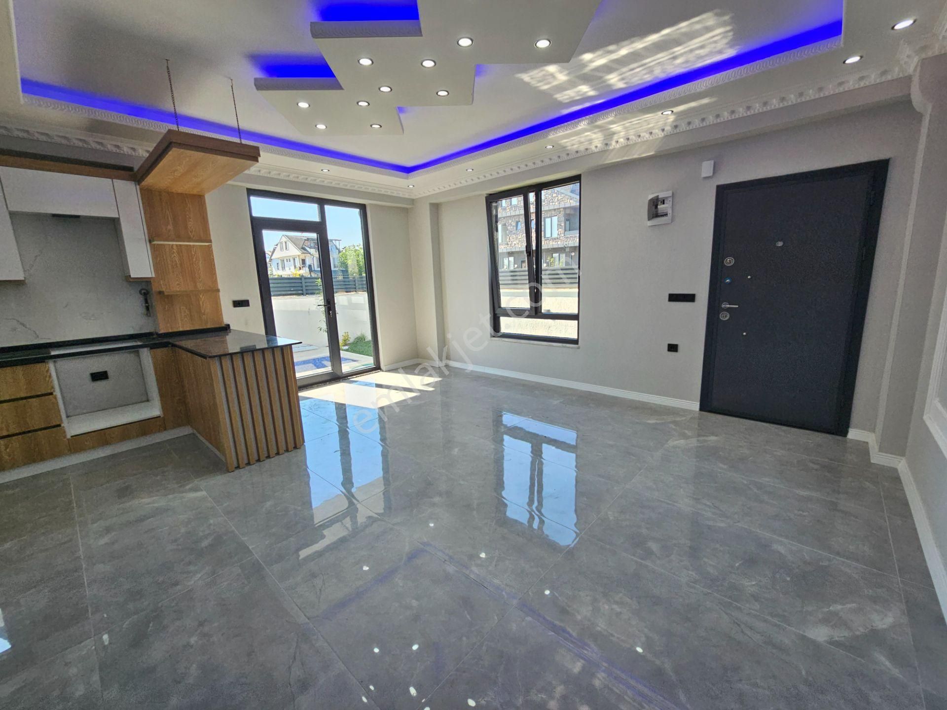 Deniz'den Kocaali Sakarya'da 3+1 Havuzlu , Denize 50 Mt. Mesafede , Ebeveyn Banyolu Lüks Villa - Görsel 11