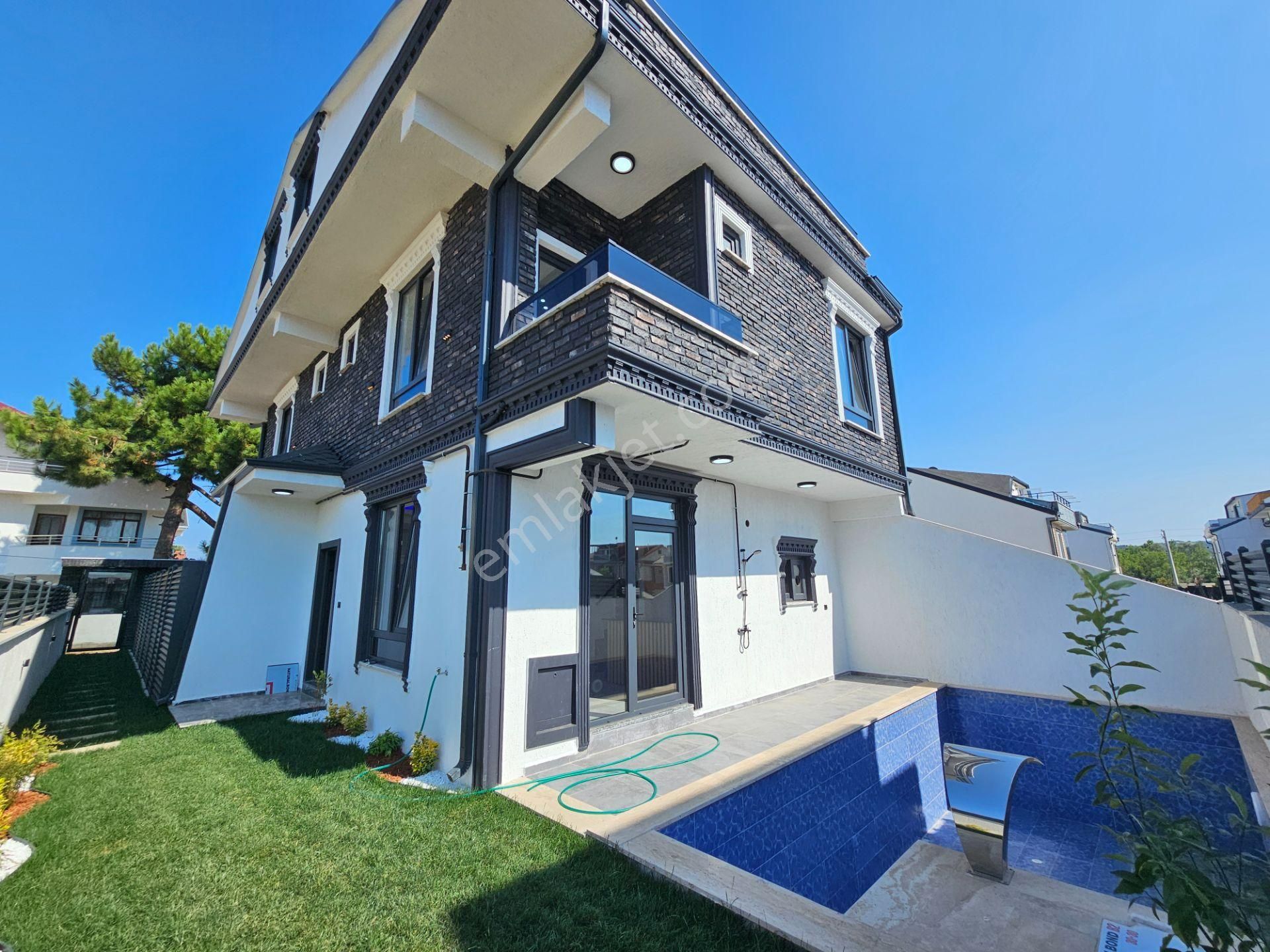 Deniz'den Kocaali Sakarya'da 3+1 Havuzlu , Denize 50 Mt. Mesafede , Ebeveyn Banyolu Lüks Villa - Görsel 5