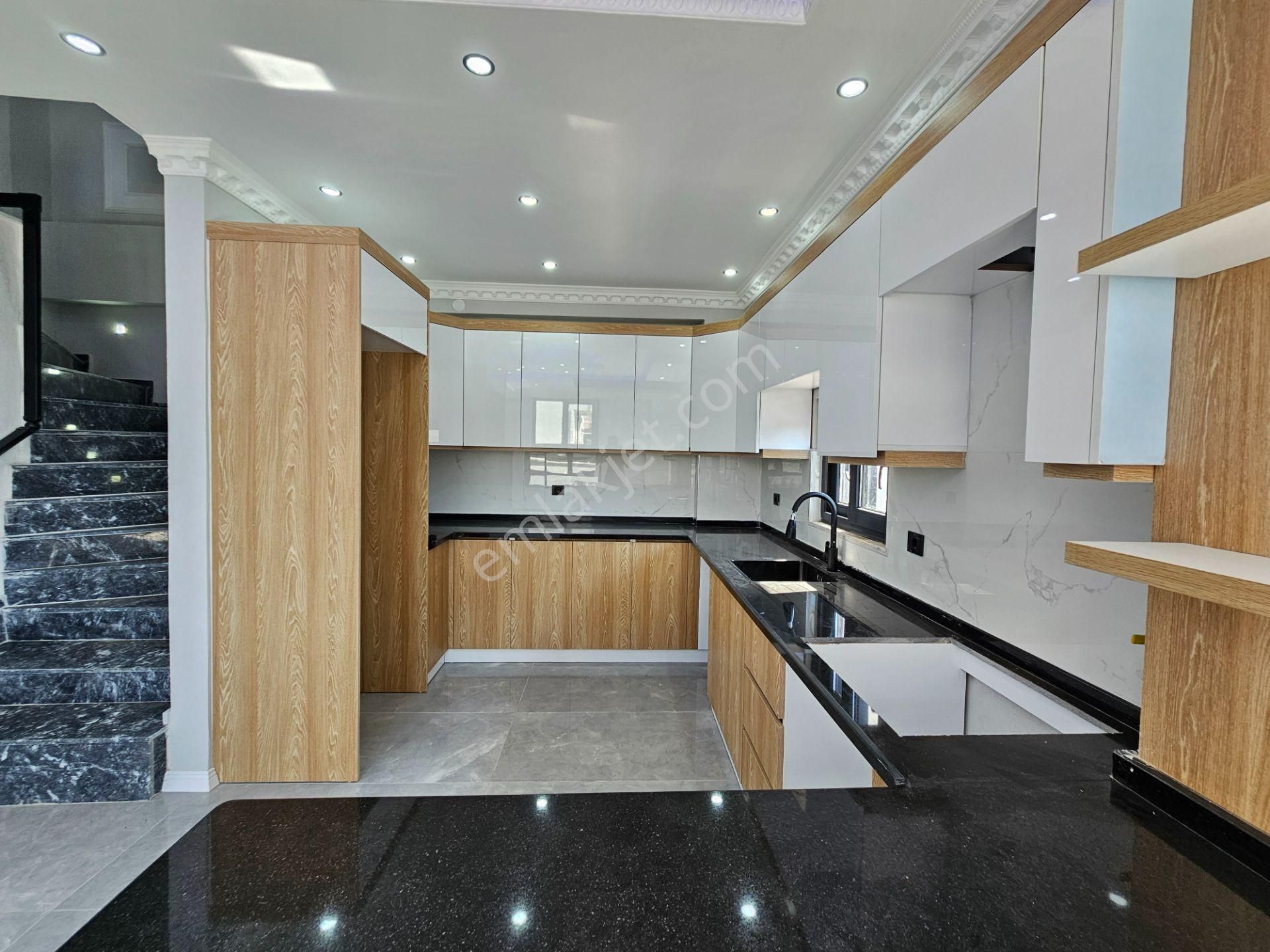 Deniz'den Kocaali Sakarya'da 3+1 Havuzlu , Denize 50 Mt. Mesafede , Ebeveyn Banyolu Lüks Villa - Görsel 14