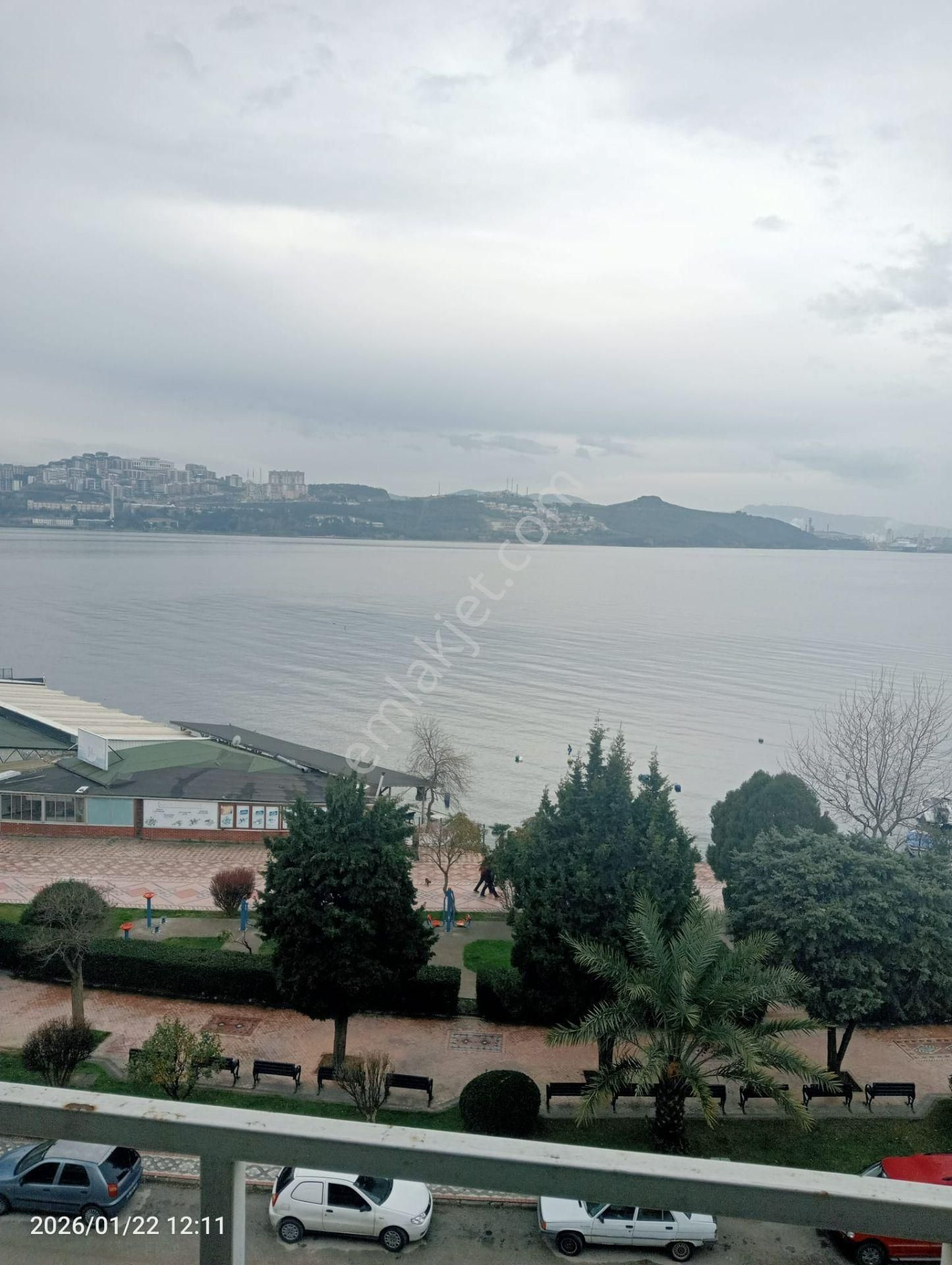 Sahilde Full Deniz Manzaralı Eşyalık Kiralık Daire - Görsel 33