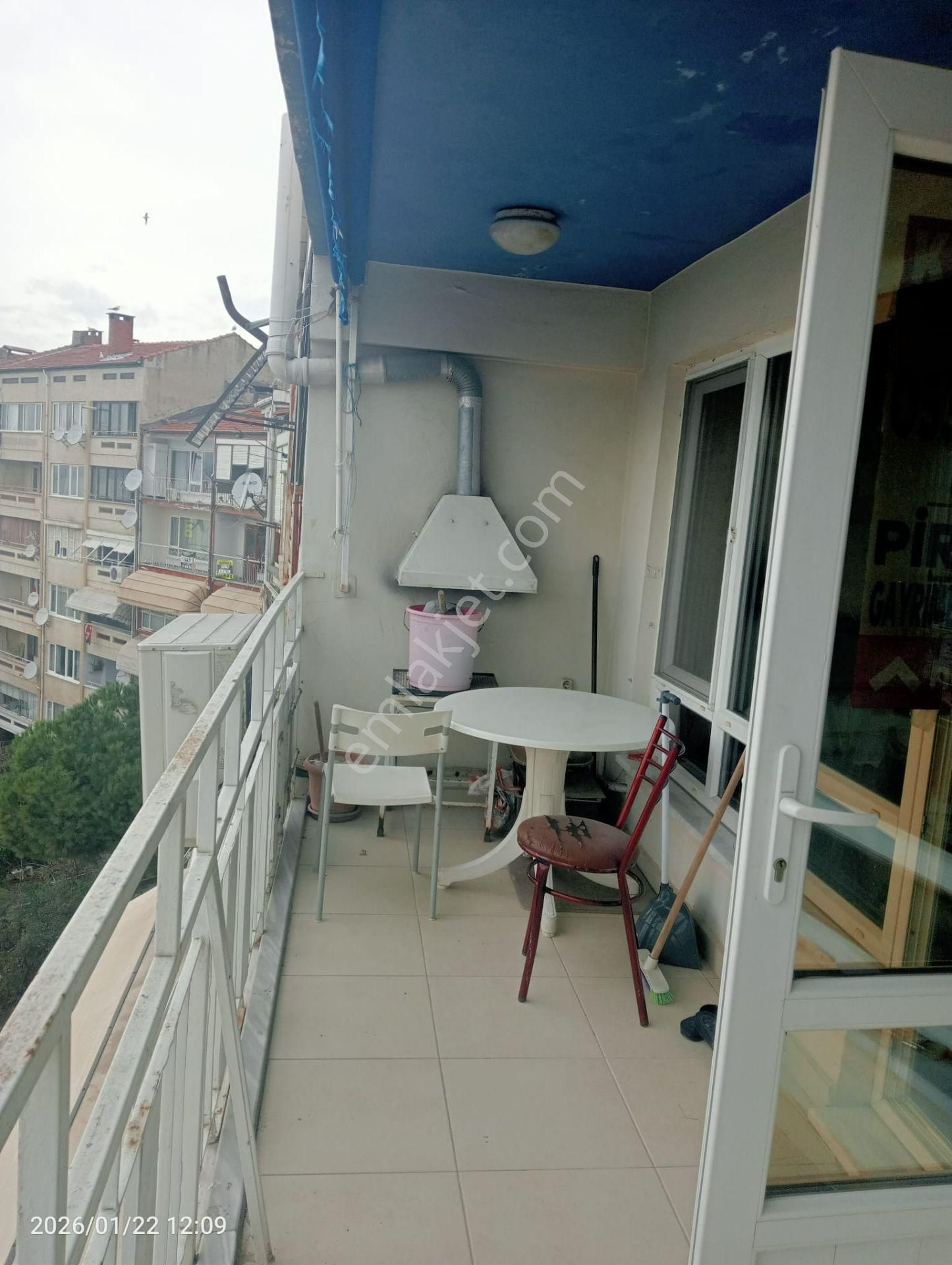 Sahilde Full Deniz Manzaralı Eşyalık Kiralık Daire - Görsel 27