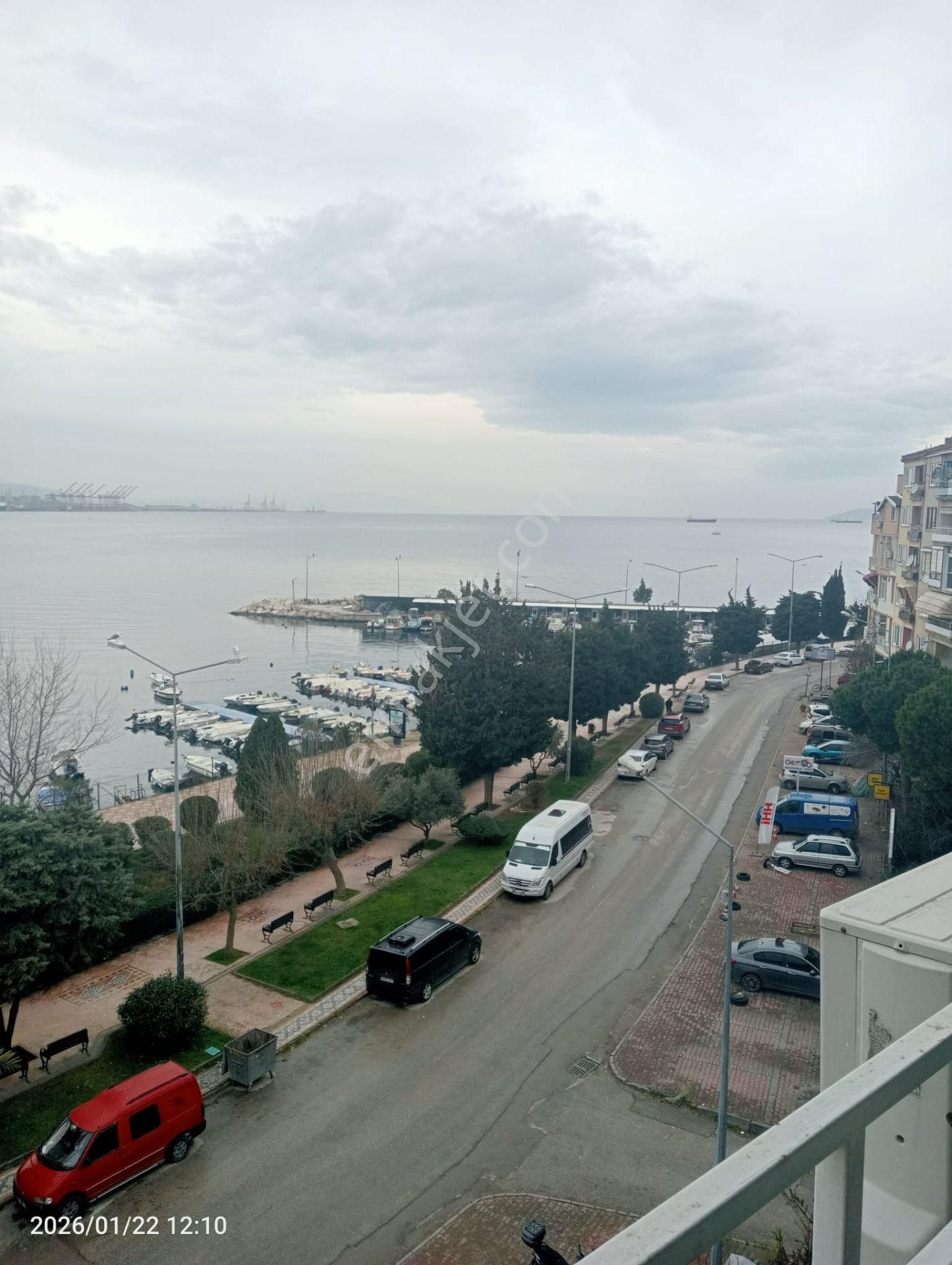 Sahilde Full Deniz Manzaralı Eşyalık Kiralık Daire - Görsel 32