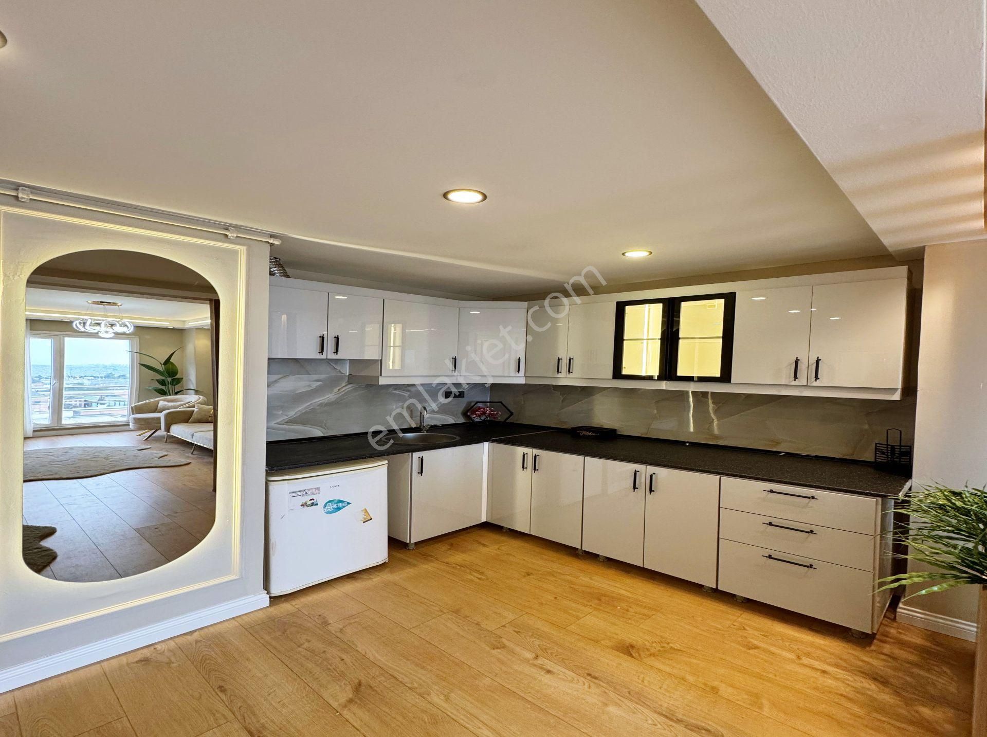 Avenue Avm Karşısı Deniz Manzaralı Full Eşyalı Lüks Satılık Daire ! - Görsel 6