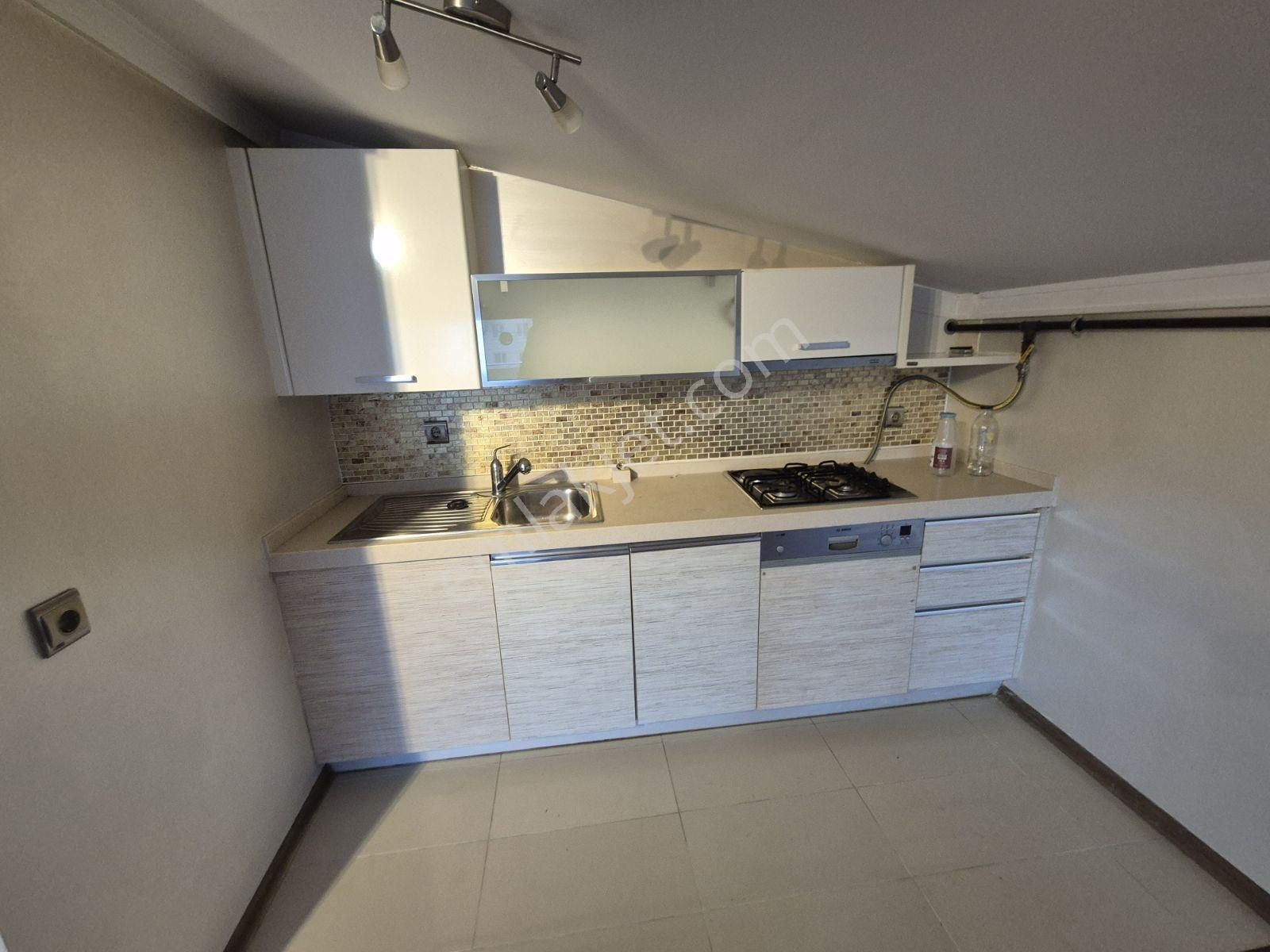 Büyükçekmece Günyüzü Konakları Teraslı 2+1 Çatıkatı Daire - Görsel 11