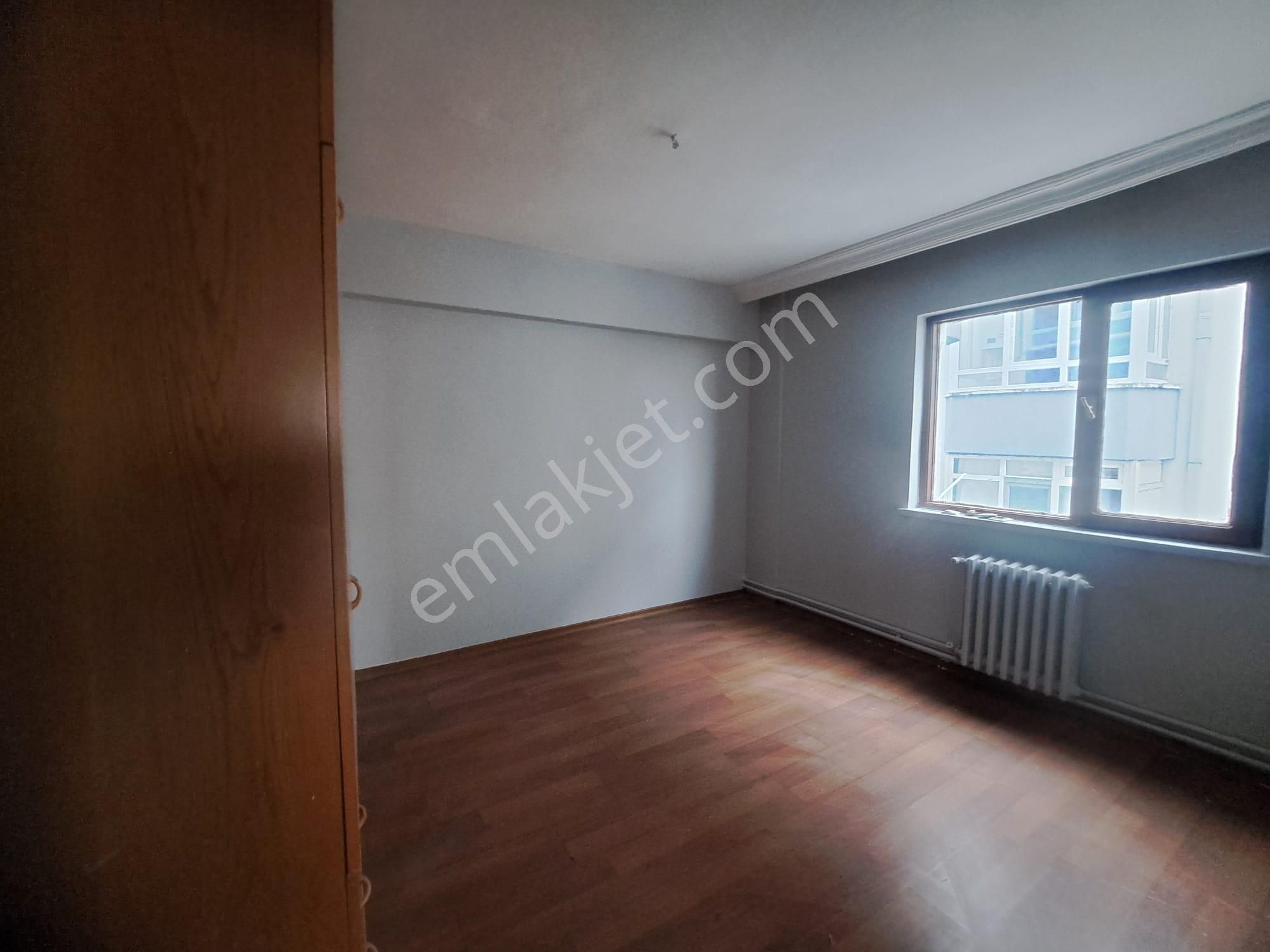 Önaldan Ankara Çankaya Sokullu Caddesi Üzeri 4+1 Manzaralı Daire - Görsel 9