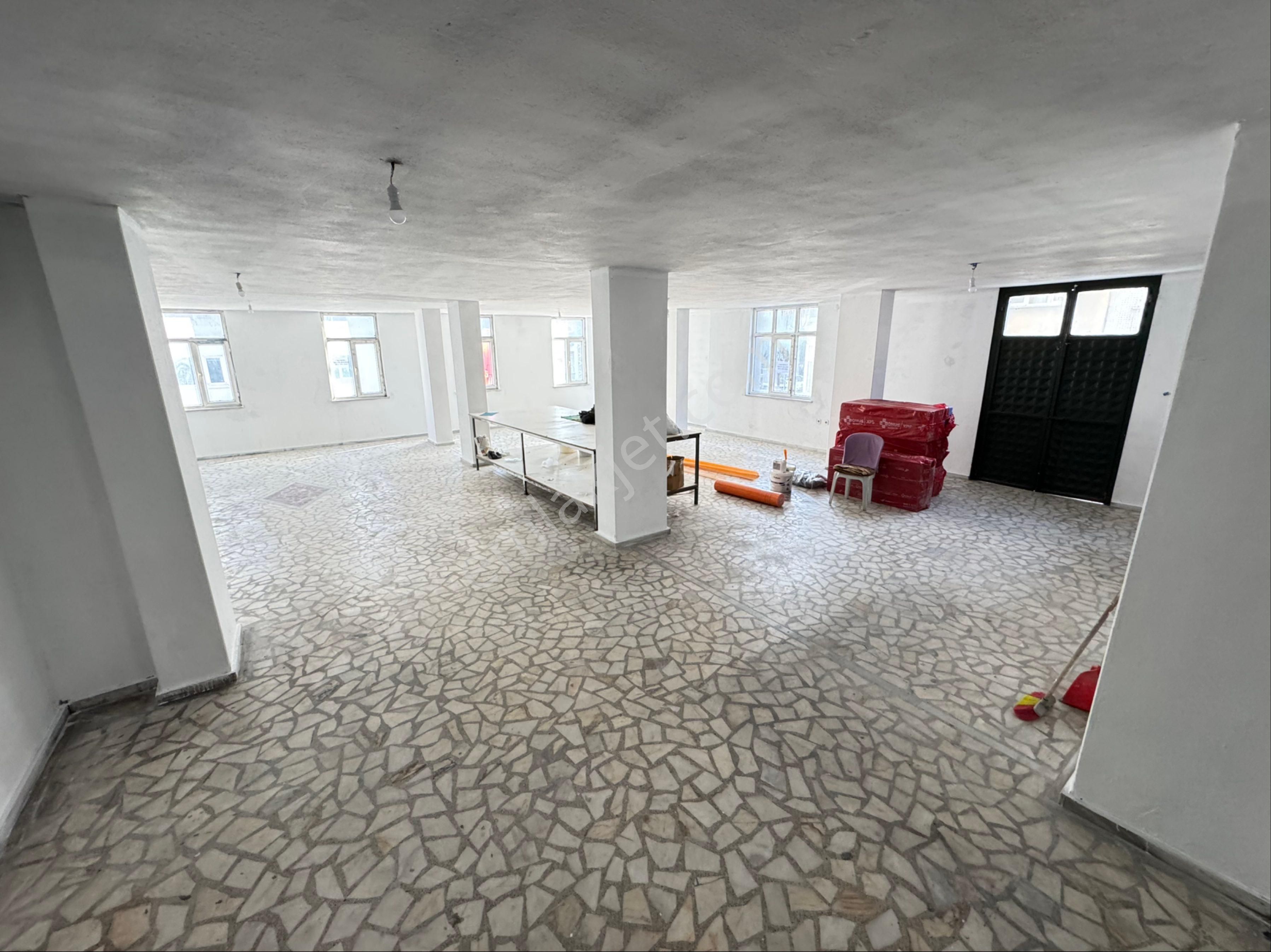 Zafer Yapı Gayrimenkulden Kiralık Dükkan 200m2 1.kat İşhanında İstanbul Sultangazi Cebeci Mahde - Görsel 15