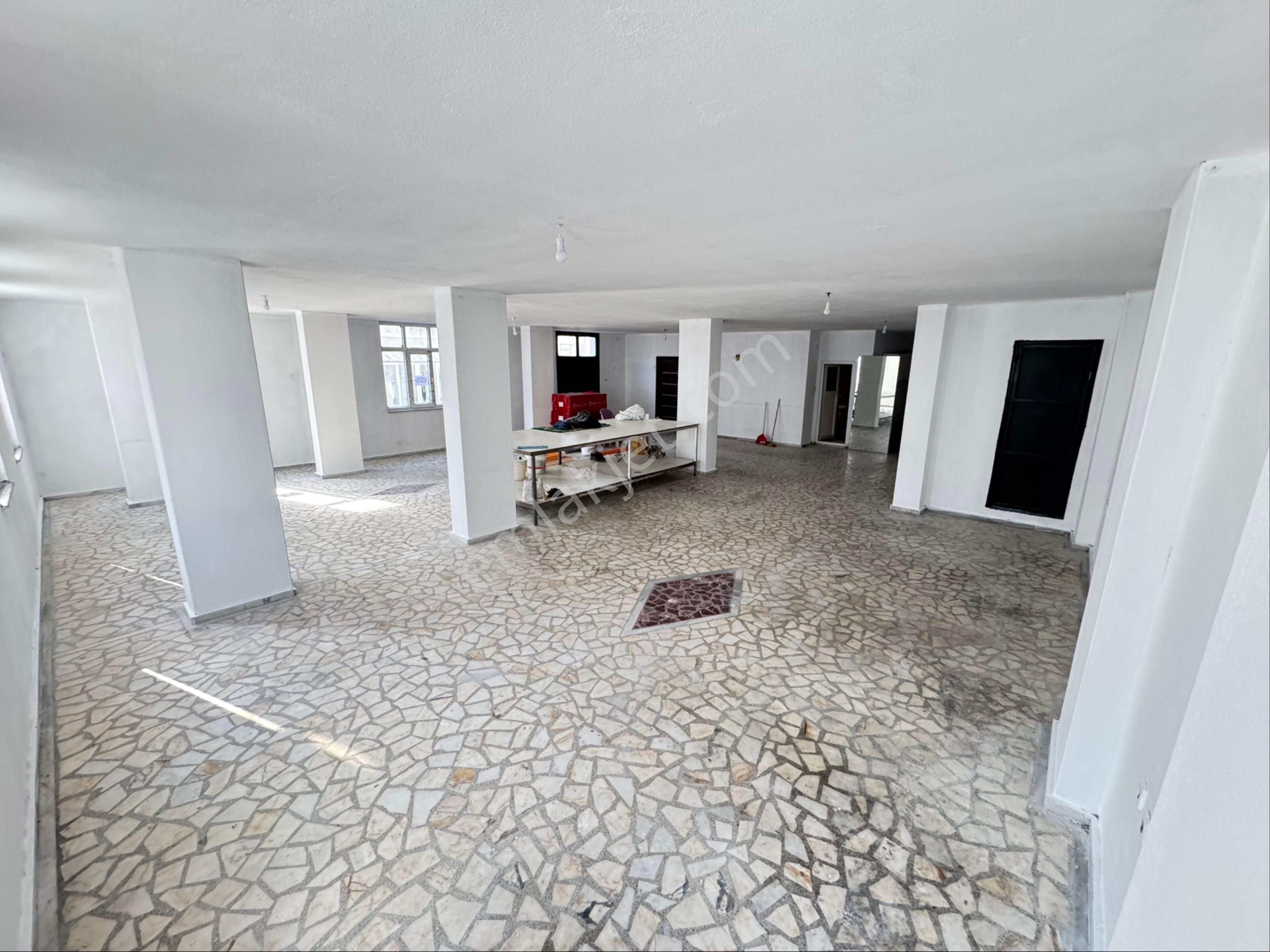 Zafer Yapı Gayrimenkulden Kiralık Dükkan 200m2 1.kat İşhanında İstanbul Sultangazi Cebeci Mahde - Görsel 6