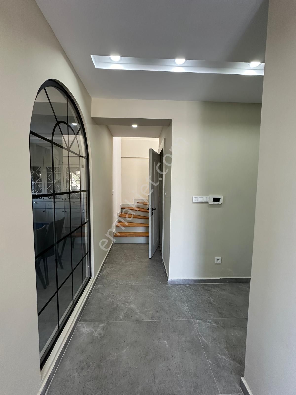 Foça Kozbeyli Merkez'de Müstakil Satılık Villa - Görsel 2