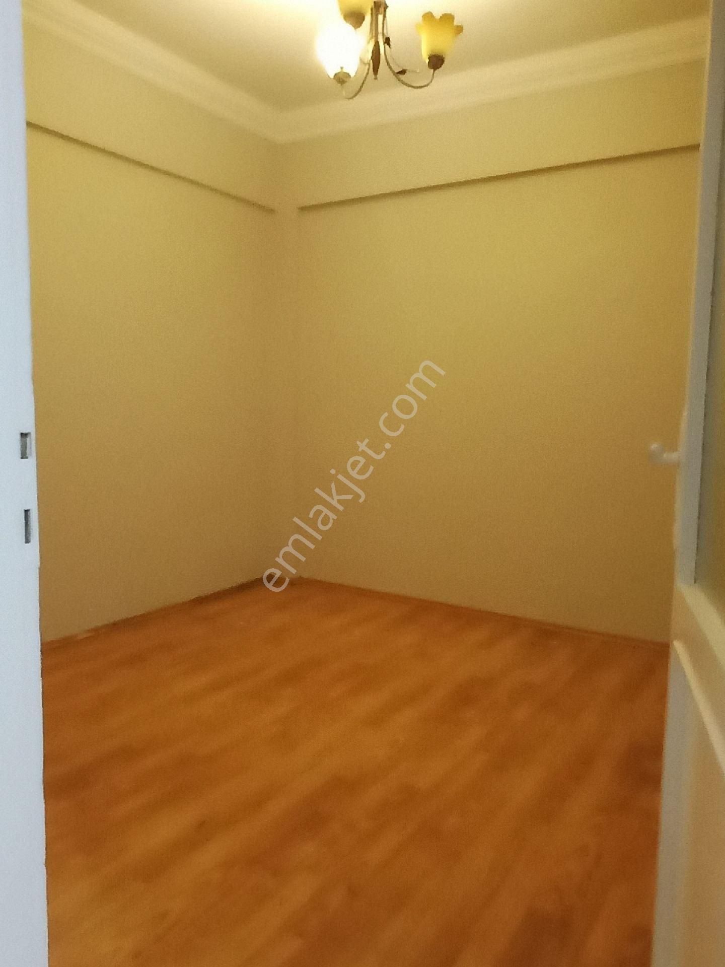 İgr Gayrimenkul Üsküdar Merkezi Notka 2+1 Kot Bir Sınagı Vardır Her Katta 4 Daire - Görsel 14