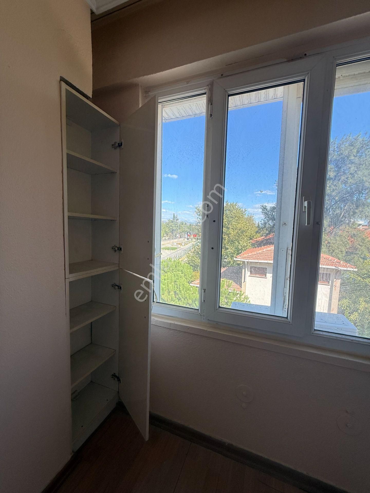 Tugay Nizamiyesi Karşısında Aydınlık Ve Ferah 3+1 Kiralık Daire - Görsel 13