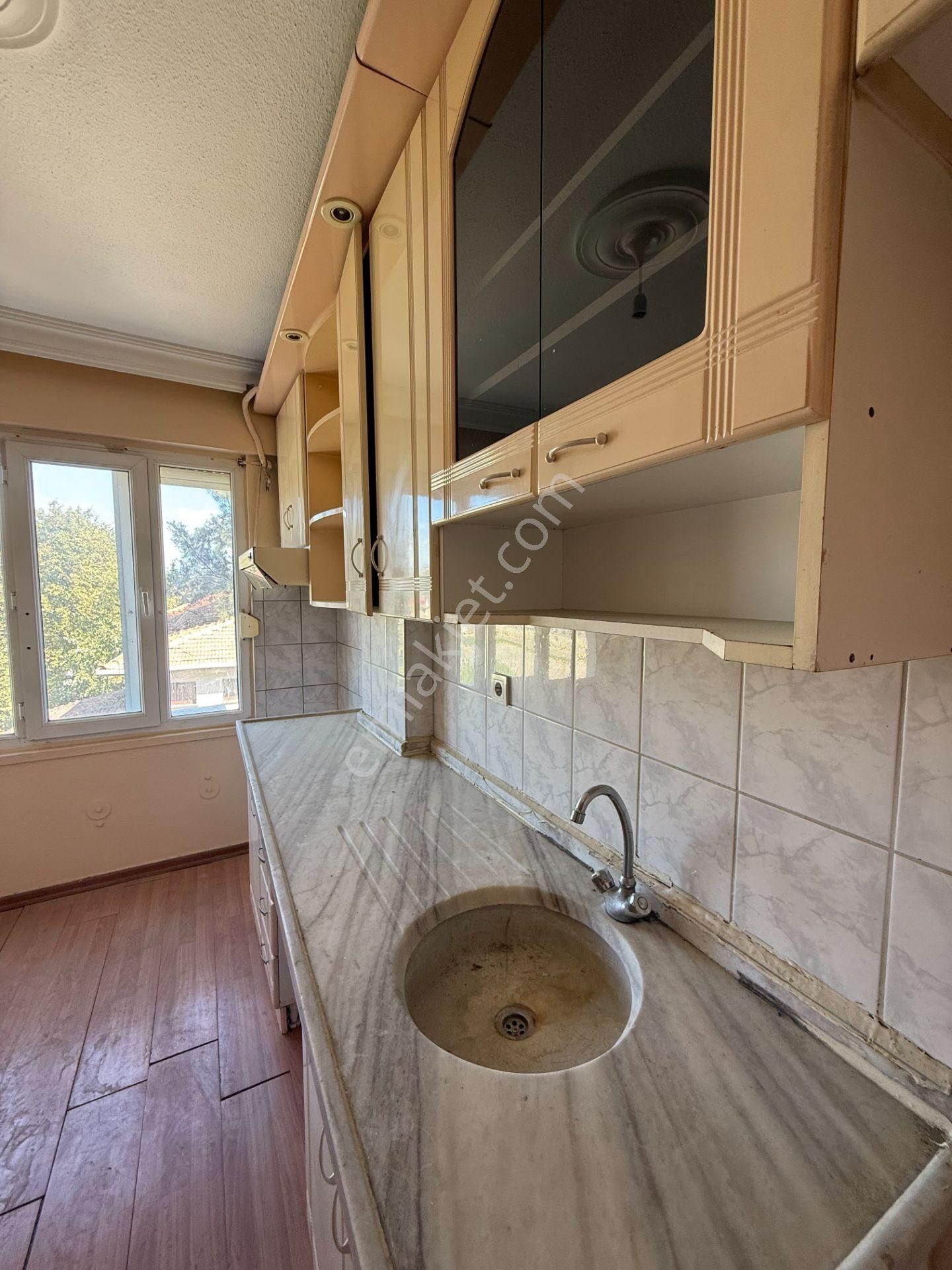 Tugay Nizamiyesi Karşısında Aydınlık Ve Ferah 3+1 Kiralık Daire - Görsel 10