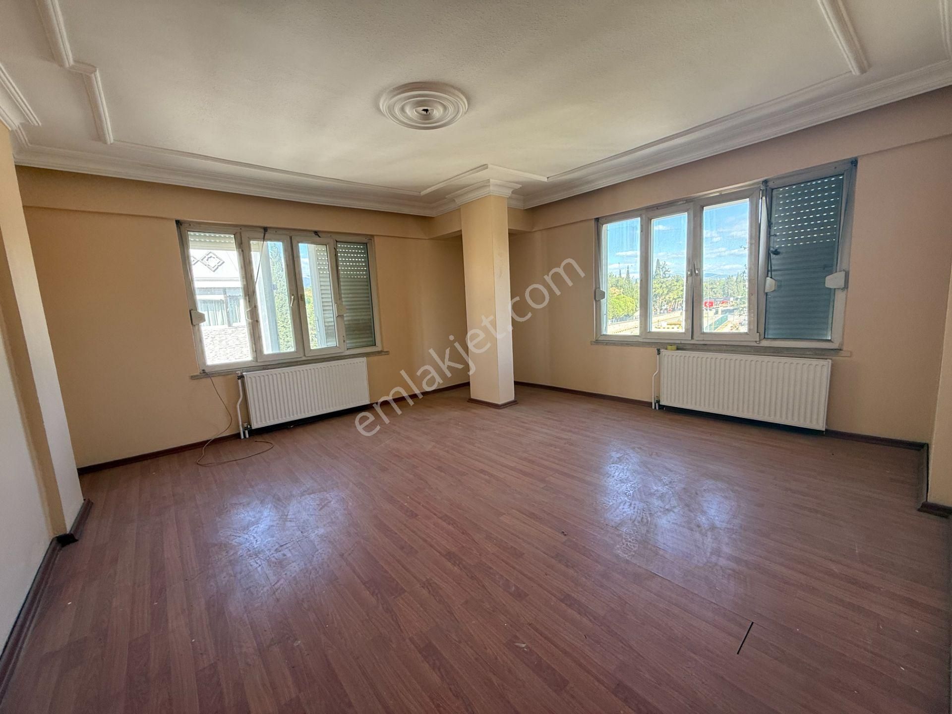 Tugay Nizamiyesi Karşısında Aydınlık Ve Ferah 3+1 Kiralık Daire - Görsel 18