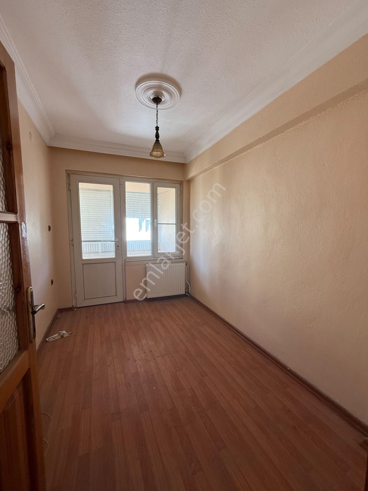 Tugay Nizamiyesi Karşısında Aydınlık Ve Ferah 3+1 Kiralık Daire - Görsel 15