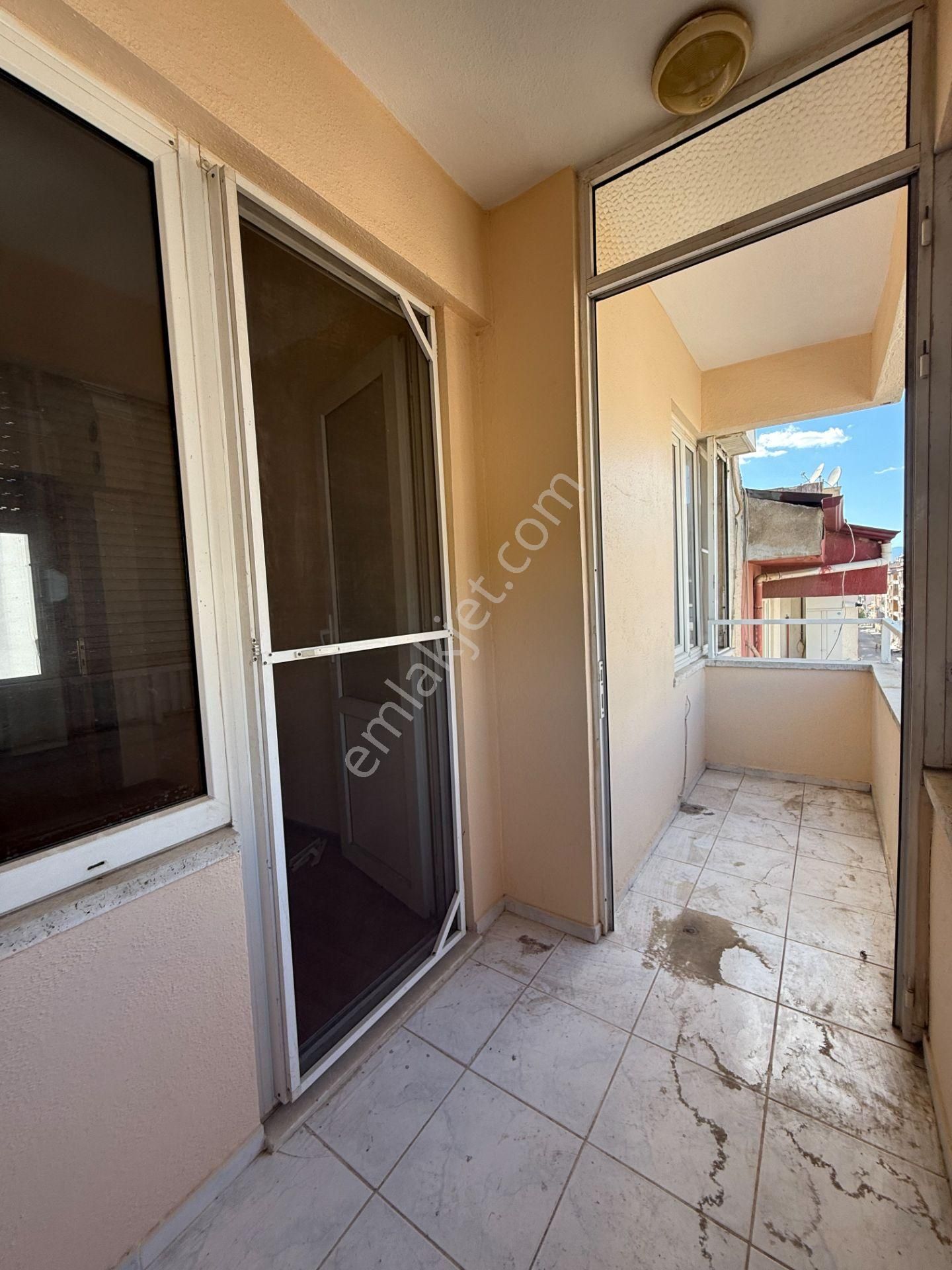 Tugay Nizamiyesi Karşısında Aydınlık Ve Ferah 3+1 Kiralık Daire - Görsel 16