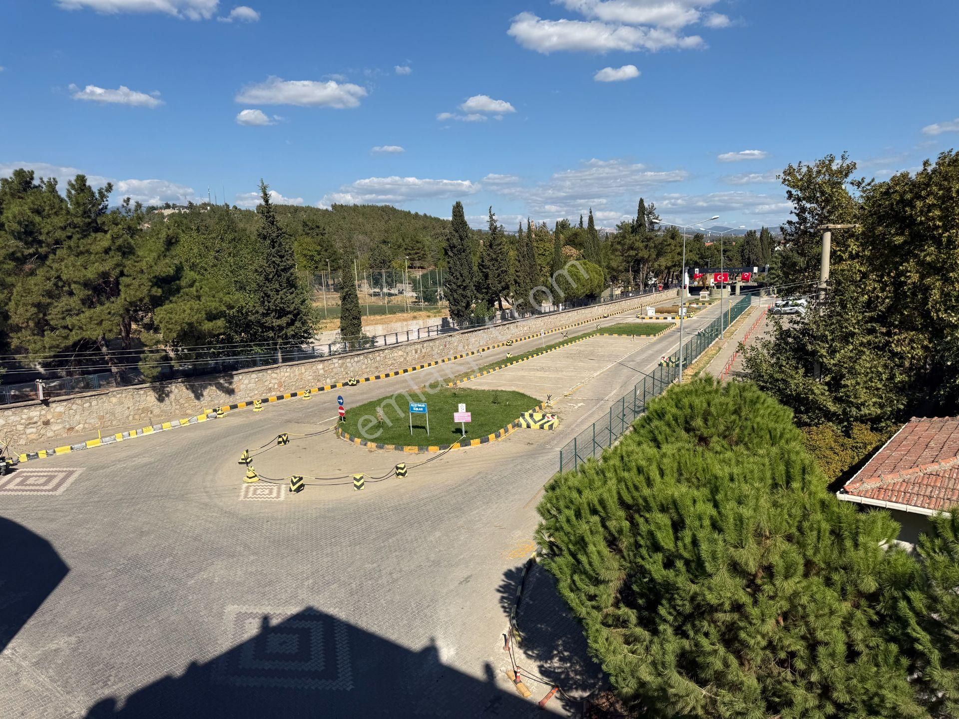 Tugay Nizamiyesi Karşısında Aydınlık Ve Ferah 3+1 Kiralık Daire