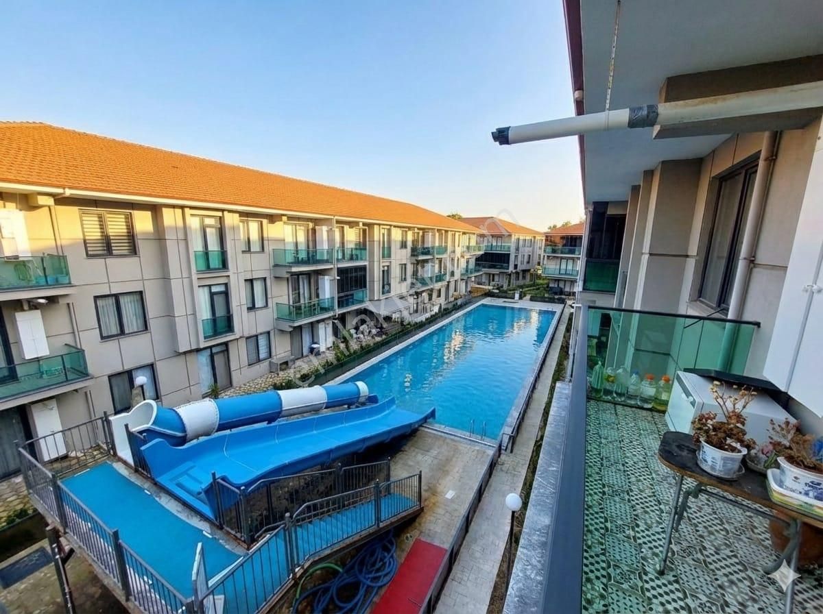 Çamlık Sitesinde Aqua Park Cepheli Kombi Petekli Eşyalı 2+1 Satılık
