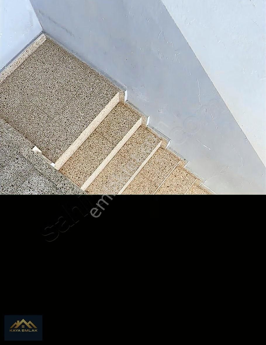 Güneşte Merkezi Konumda 3 Katlı Dogalgazlı Müstakil Ev - Görsel 16