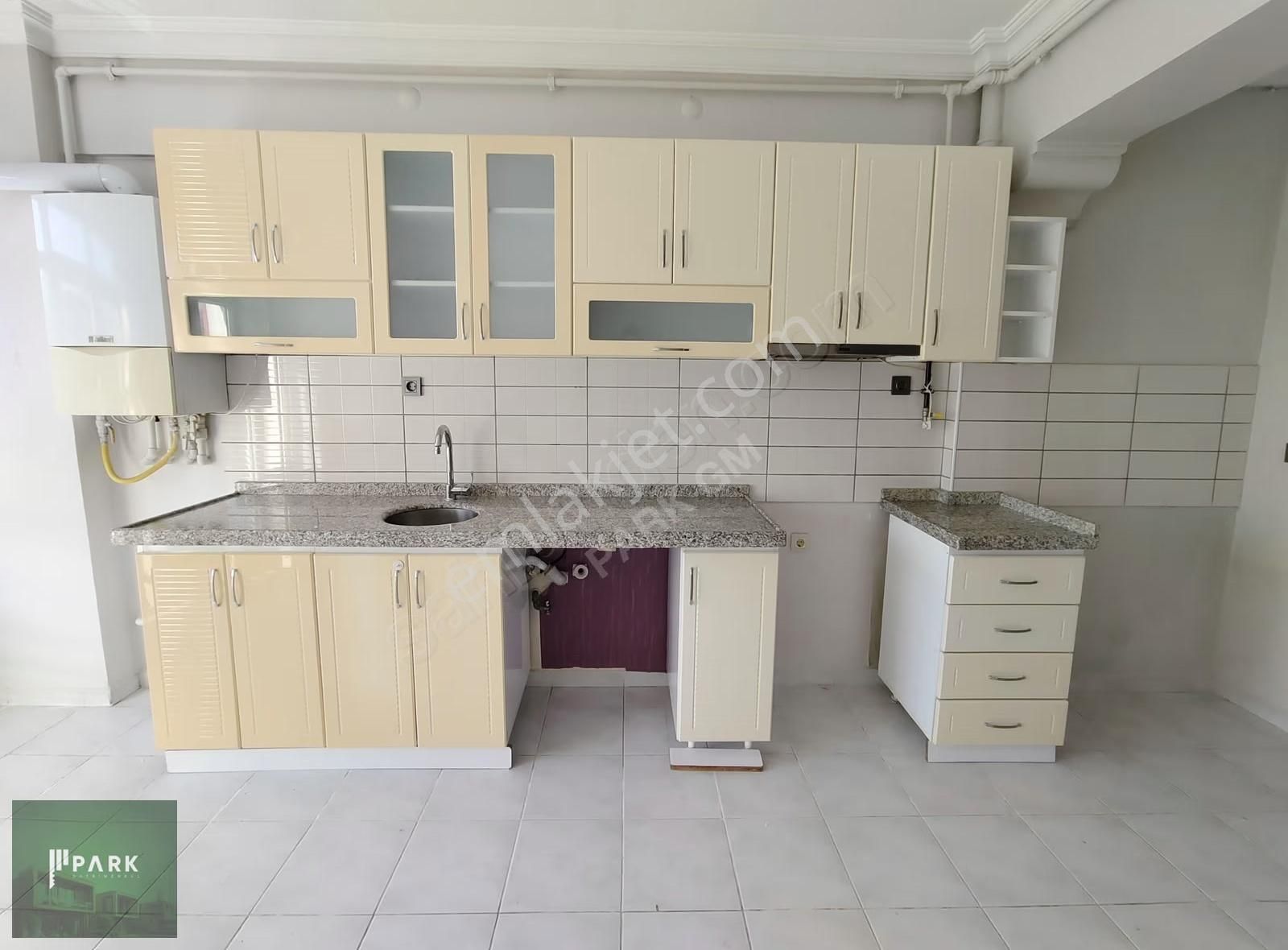 Park Gayrimenkul'den Ömerağada Cadde Üzeri Manzaralı Kiralık 3+1 - Görsel 19