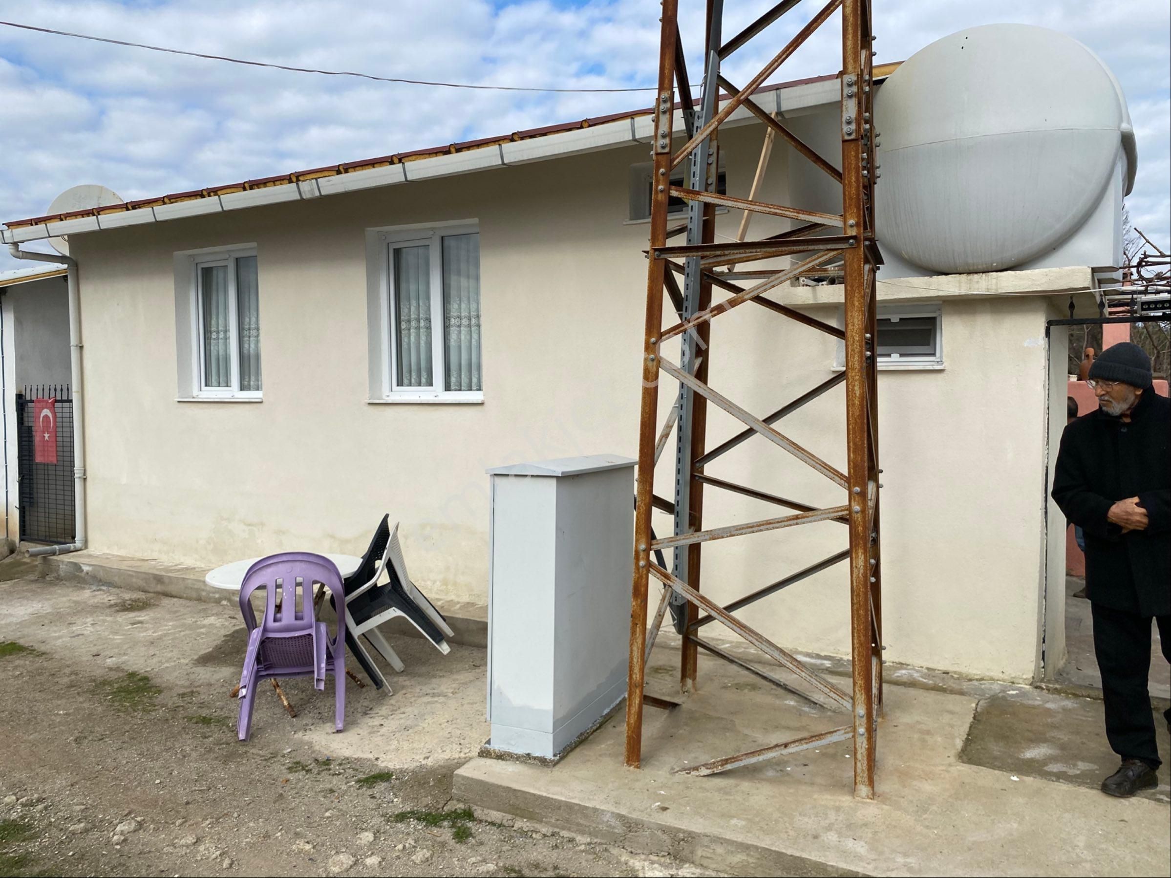 Menderes Görecede Havalimanı Dibinde Müstakil Bahçeli Ev - Görsel 3