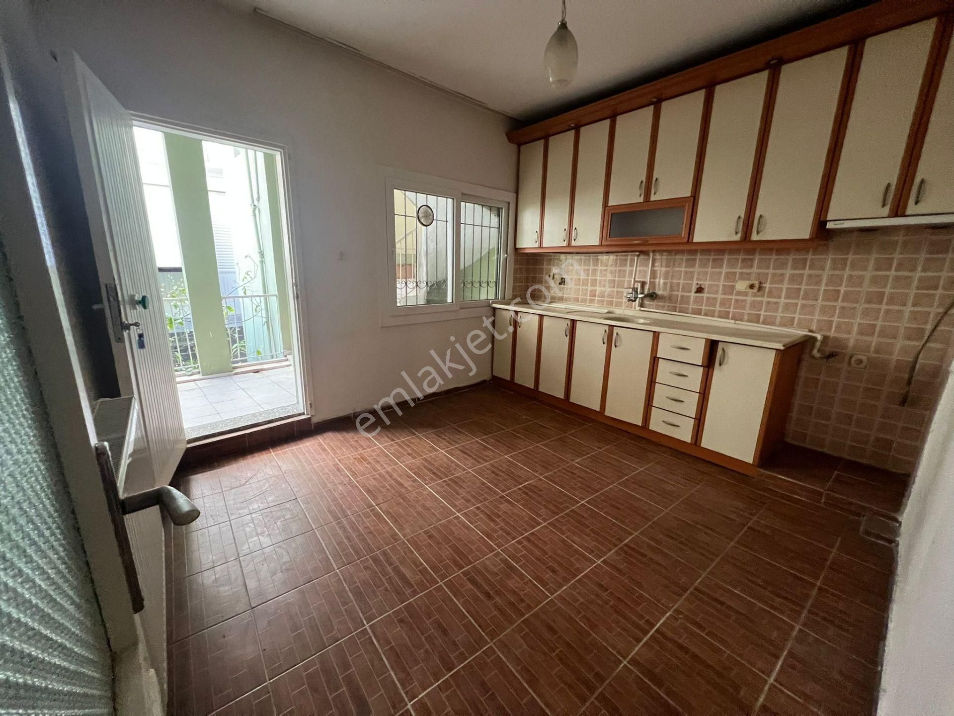 Buca Ufuk Mahallesinde 2+1 95m2 D.gazlı Arakat Kiralık Daire - Görsel 11