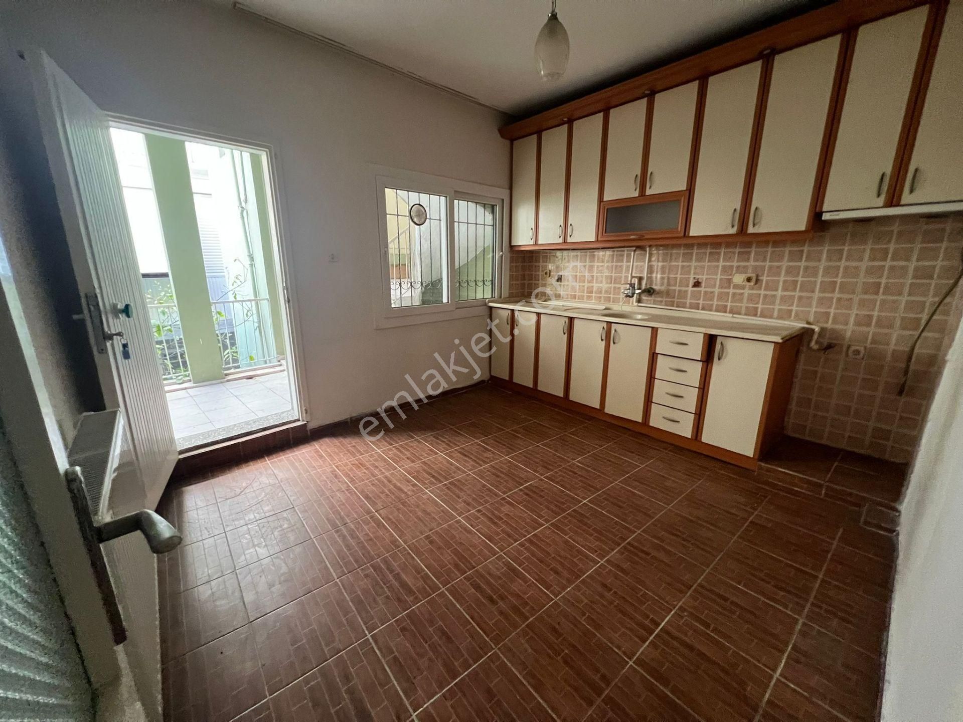 Buca Ufuk Mahallesinde 2+1 95m2 D.gazlı Arakat Kiralık Daire - Görsel 12