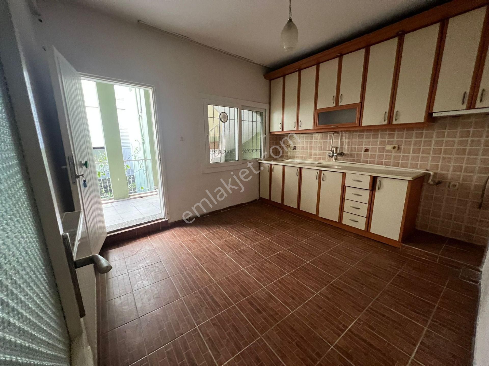 Buca Ufuk Mahallesinde 2+1 95m2 D.gazlı Arakat Kiralık Daire - Görsel 13