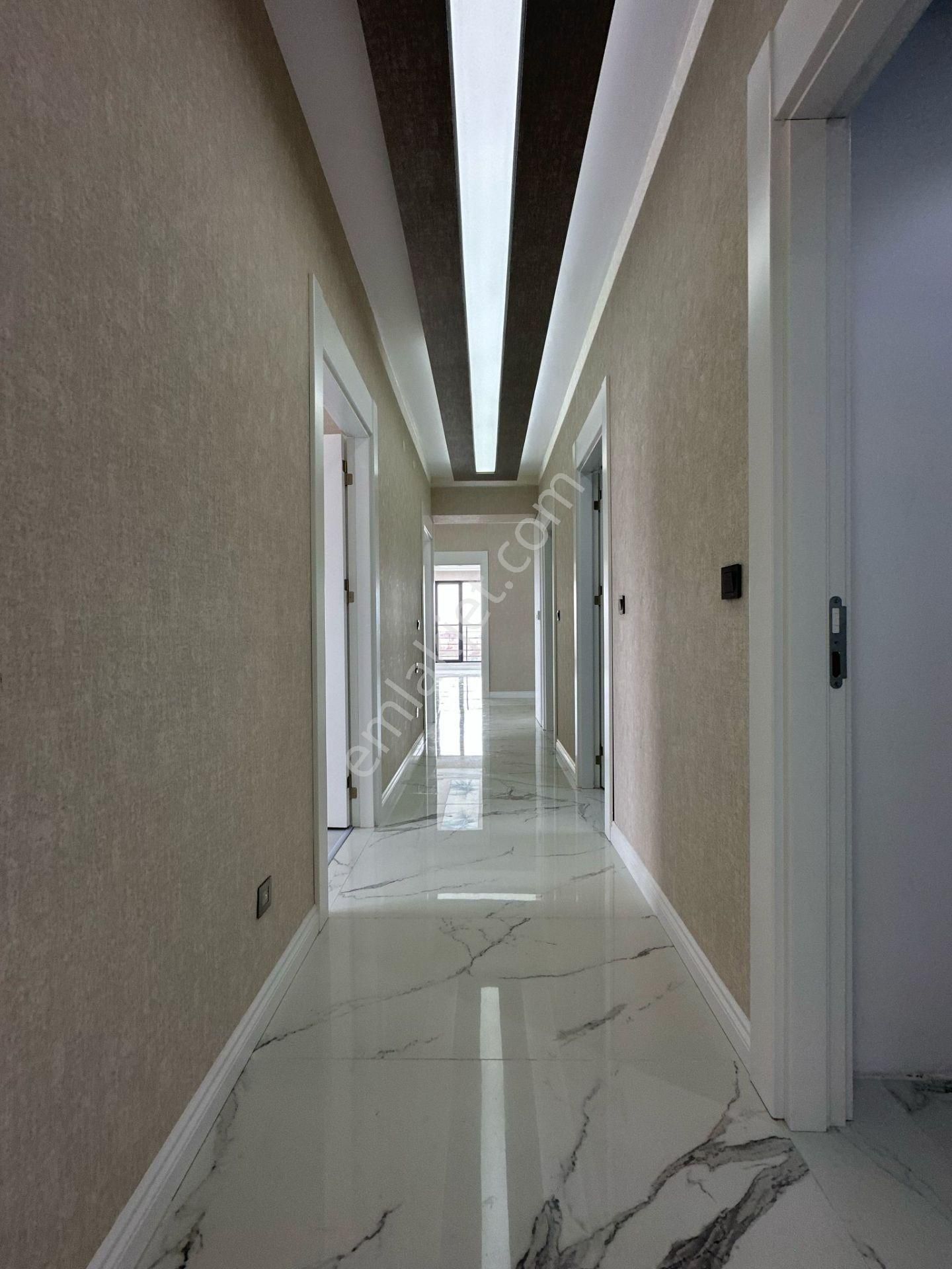 Pursaklar Mehmet Zengin Emlak'tan Kapalı Otoparklı 8.kat 4+1 Teras Balkonlu Sitede Daire - Görsel 34