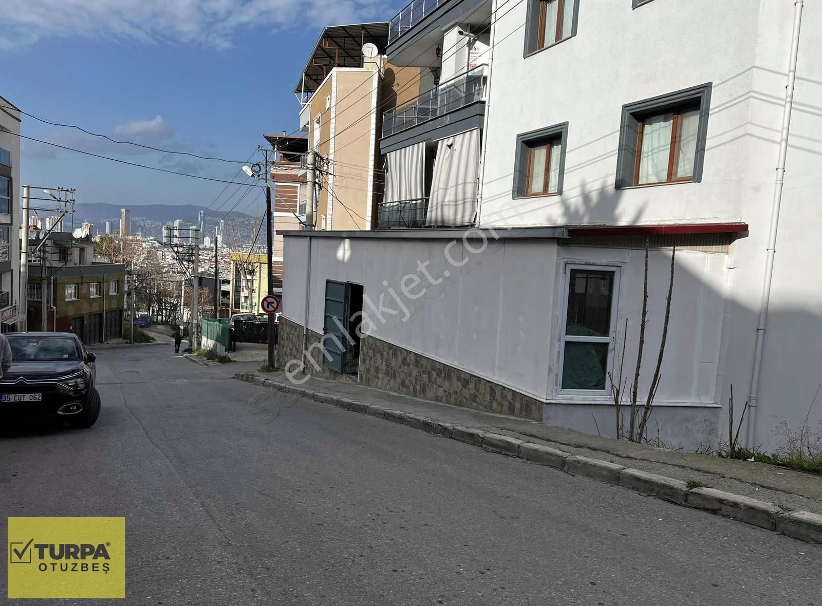 Turpa Otuzbeş'ten Köşe Konum Ferah Kiralık Dükkan 120 M² - Görsel 2