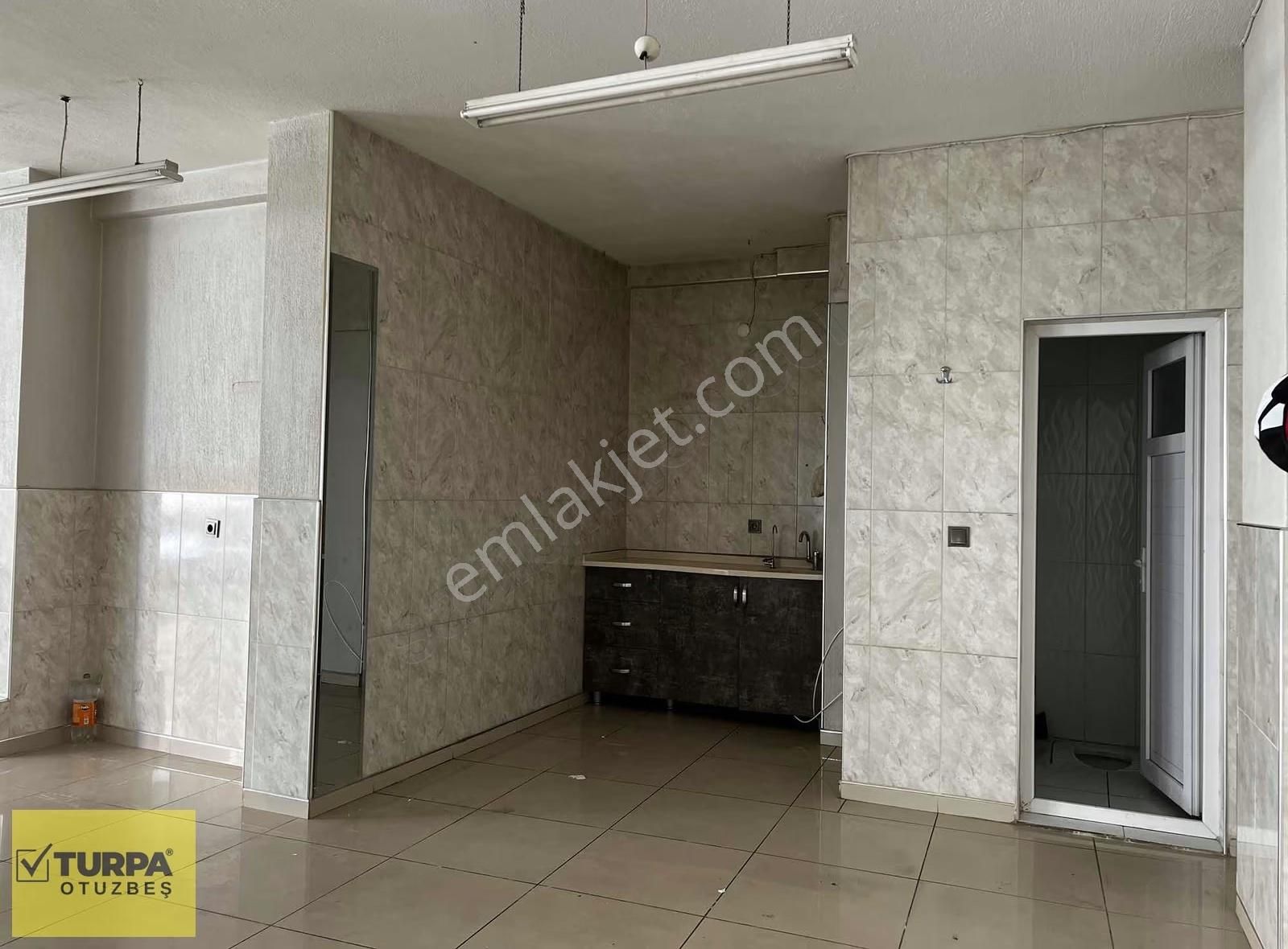 Turpa Otuzbeş'ten Köşe Konum Ferah Kiralık Dükkan 120 M² - Görsel 22