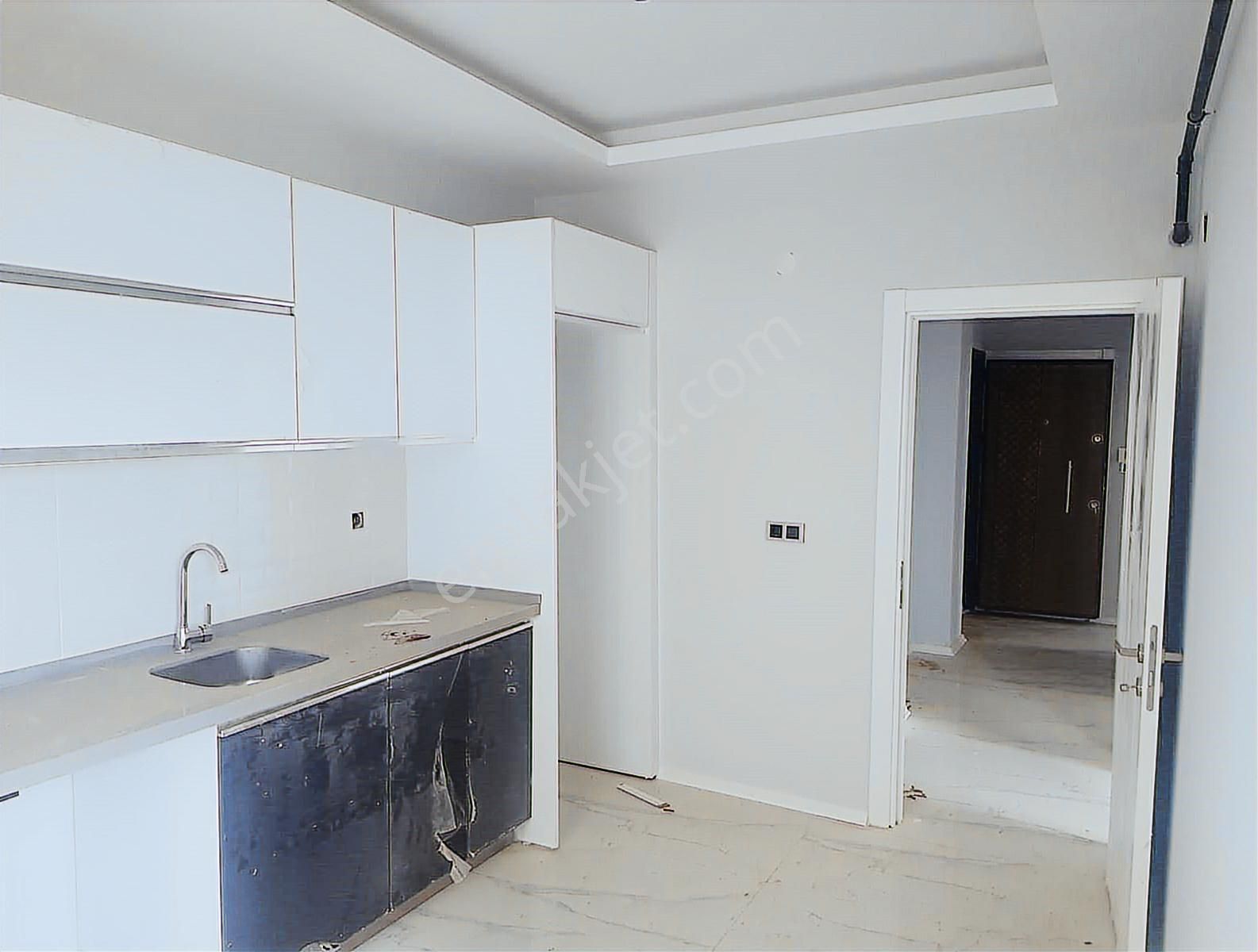 Kariyer'den Akhisarda Satılık Otopark Üstü 2+1 Daire - Görsel 10