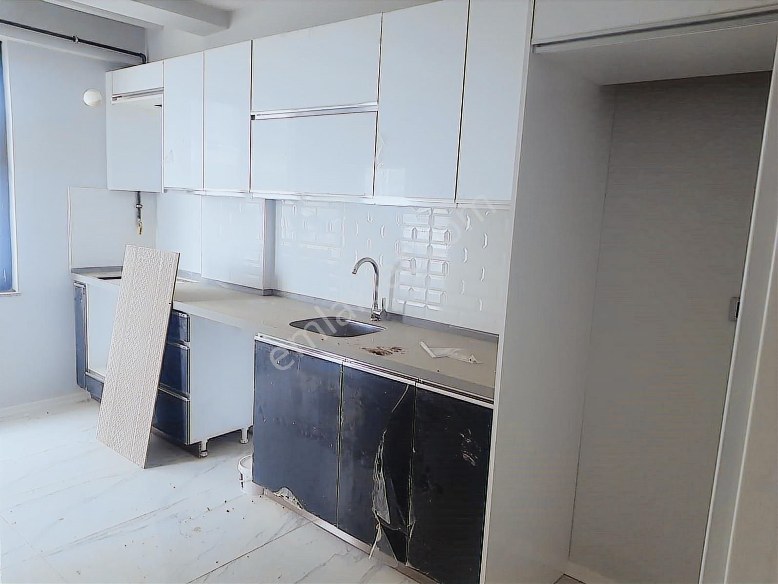 Kariyer'den Akhisarda Satılık Otopark Üstü 2+1 Daire - Görsel 17