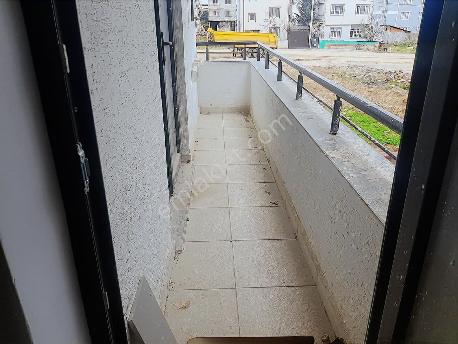 Kariyer'den Akhisarda Satılık Otopark Üstü 2+1 Daire - Görsel 16