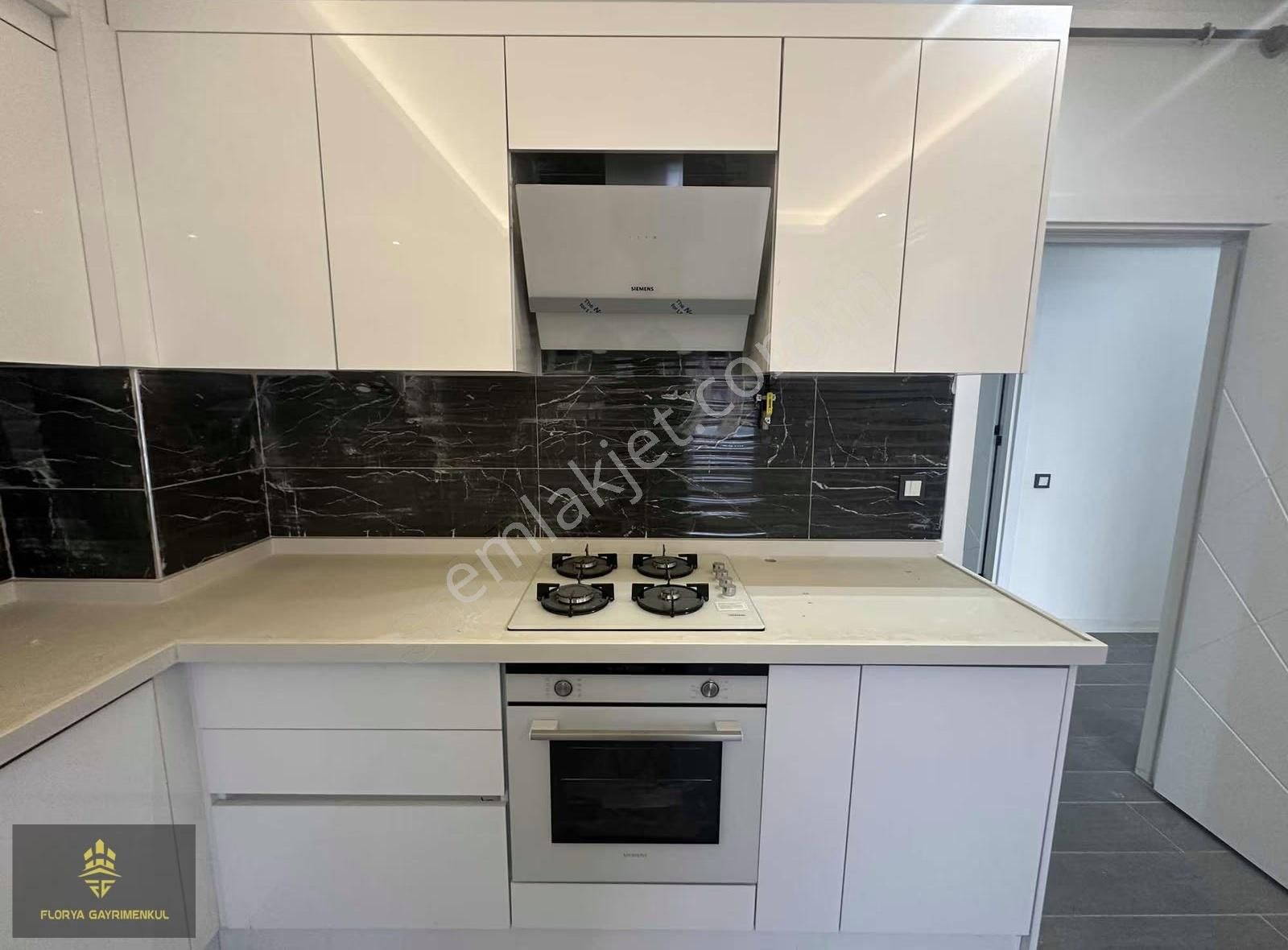 Batıkentte Site İçi Kilerli Giyinme Odalı Ultra Lüks Daire - Görsel 12