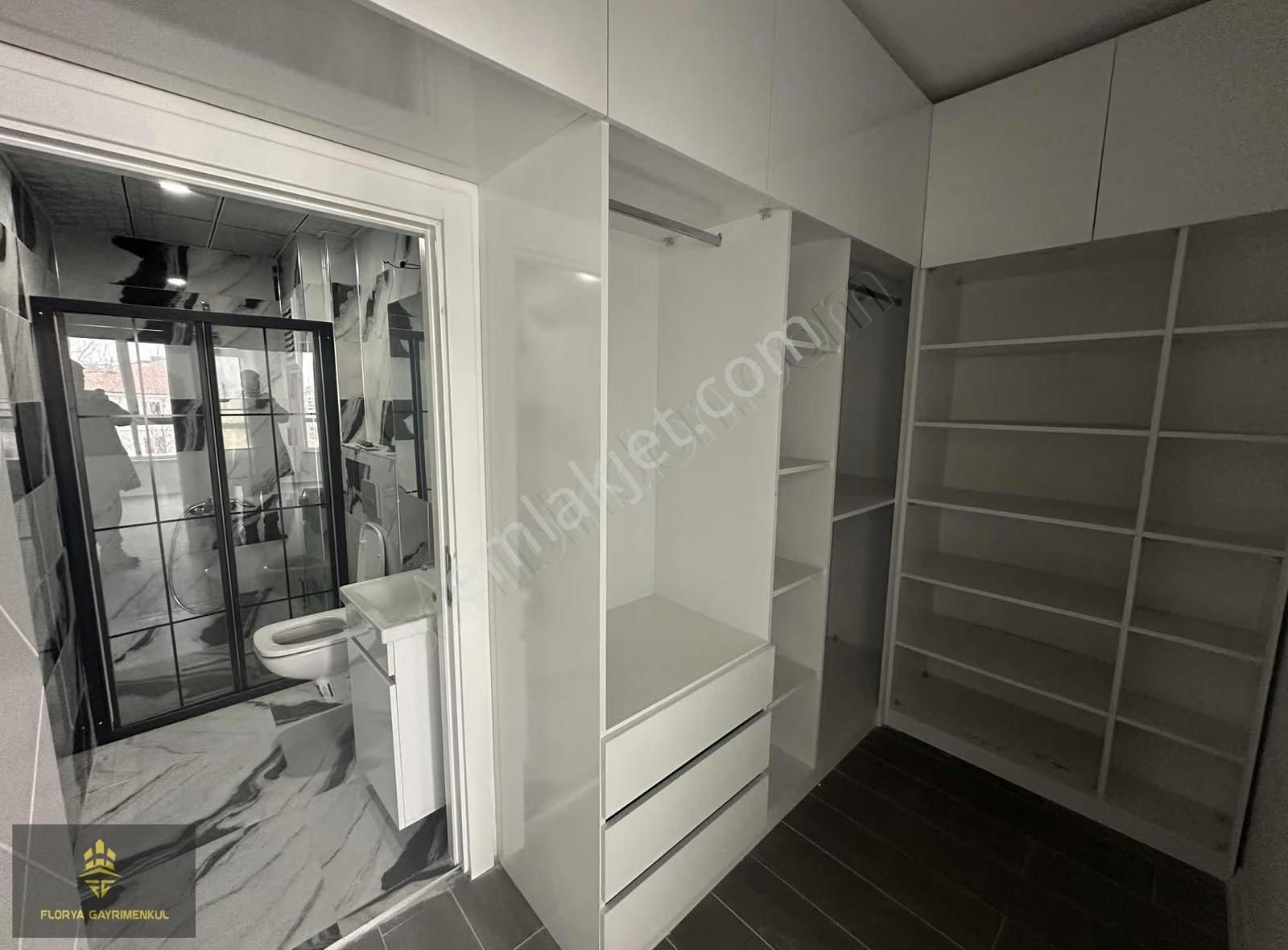 Batıkentte Site İçi Kilerli Giyinme Odalı Ultra Lüks Daire