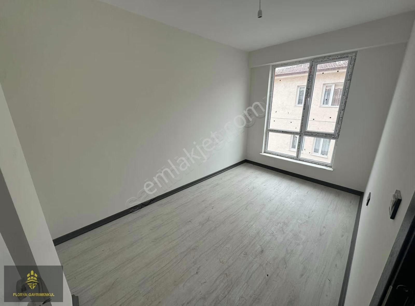 Çamlıca Mh Güzel Konumlu Geniş Ara Kat 2+0 Daire - Görsel 3