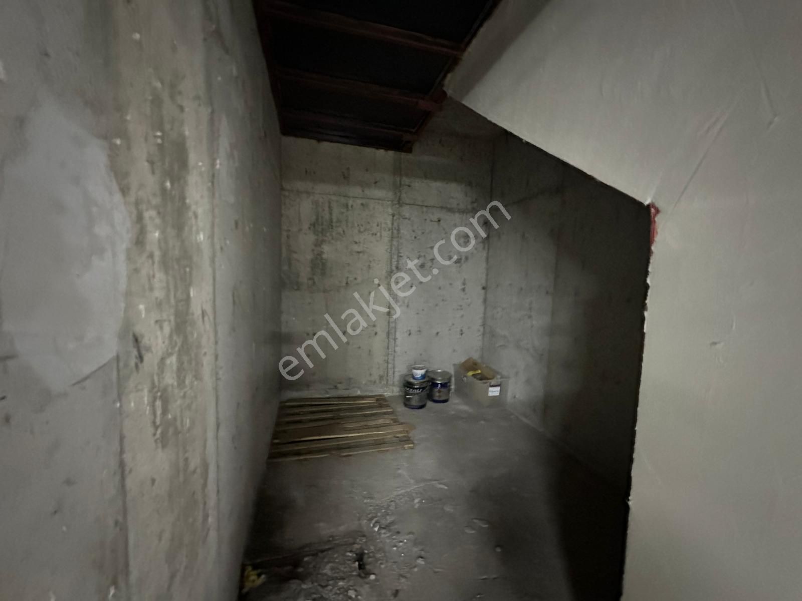 Esenler Menderes Mahallesinde 700m2/2 Katlı / 5 Yılıık Binada Kiralık Depo - Görsel 19