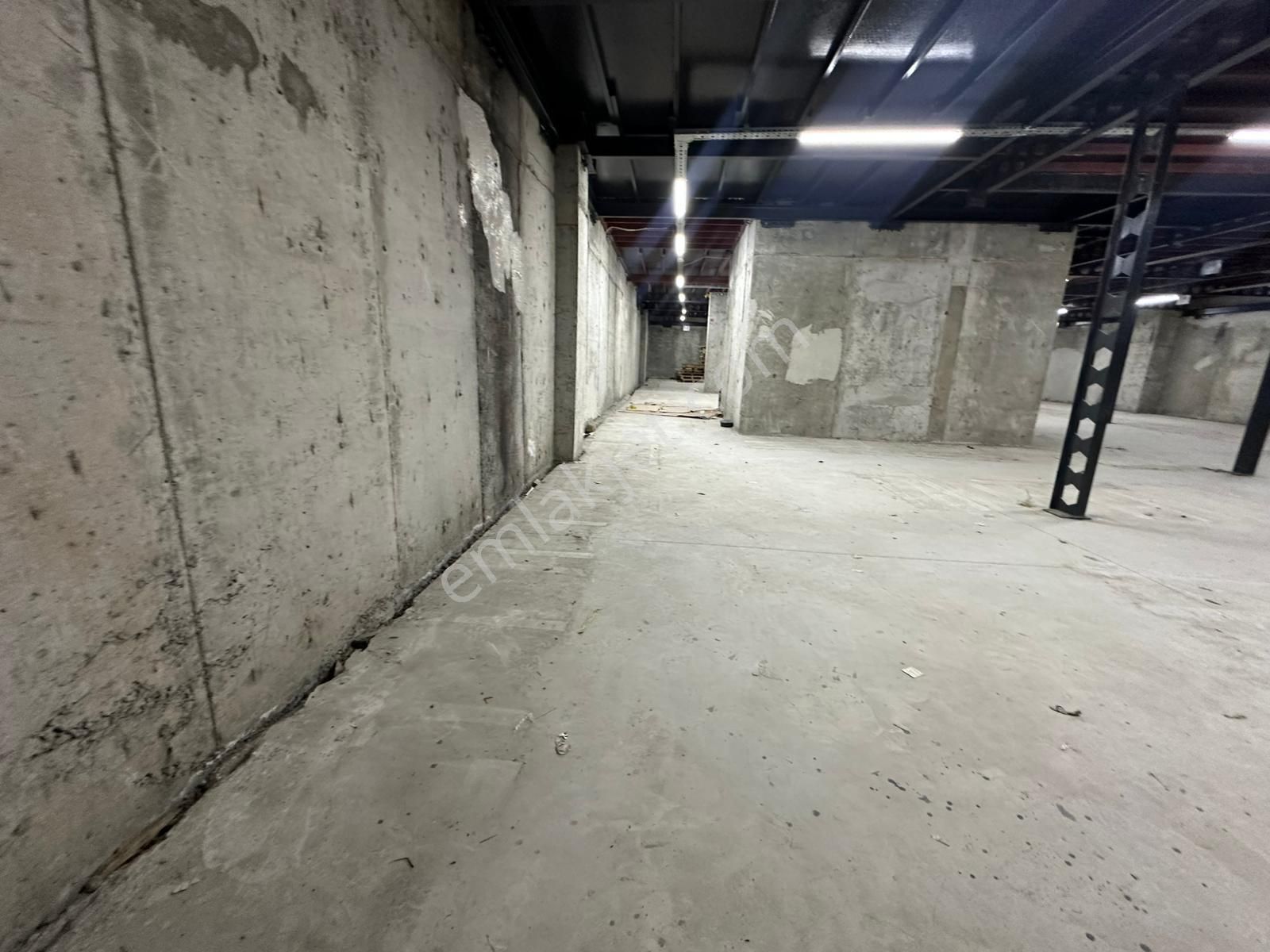 Esenler Menderes Mahallesinde 700m2/2 Katlı / 5 Yılıık Binada Kiralık Depo - Görsel 13