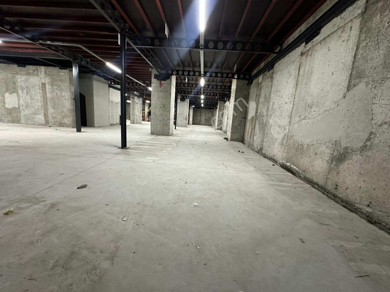 Esenler Menderes Mahallesinde 700m2/2 Katlı / 5 Yılıık Binada Kiralık Depo - Görsel 10