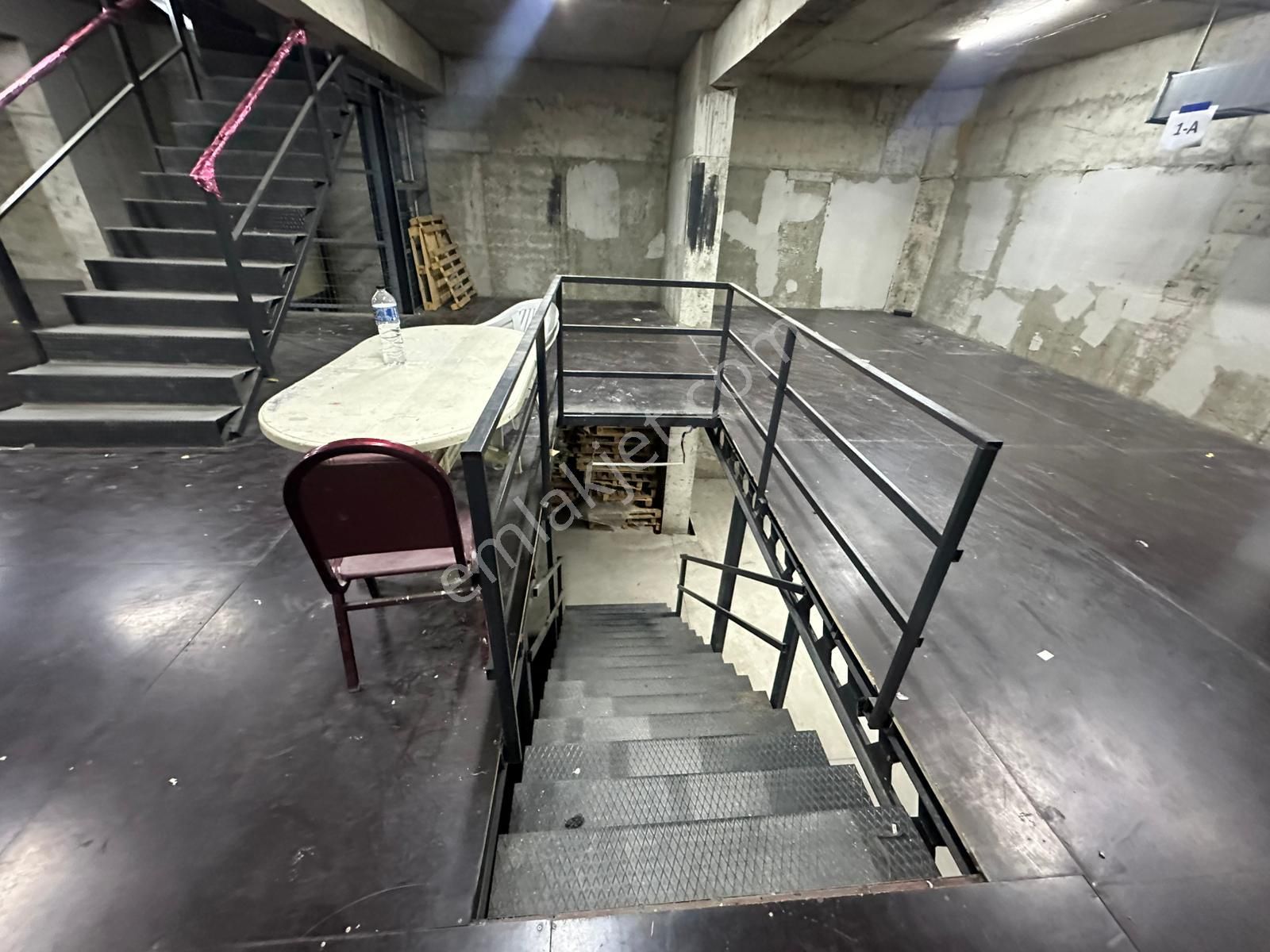 Esenler Menderes Mahallesinde 700m2/2 Katlı / 5 Yılıık Binada Kiralık Depo - Görsel 2