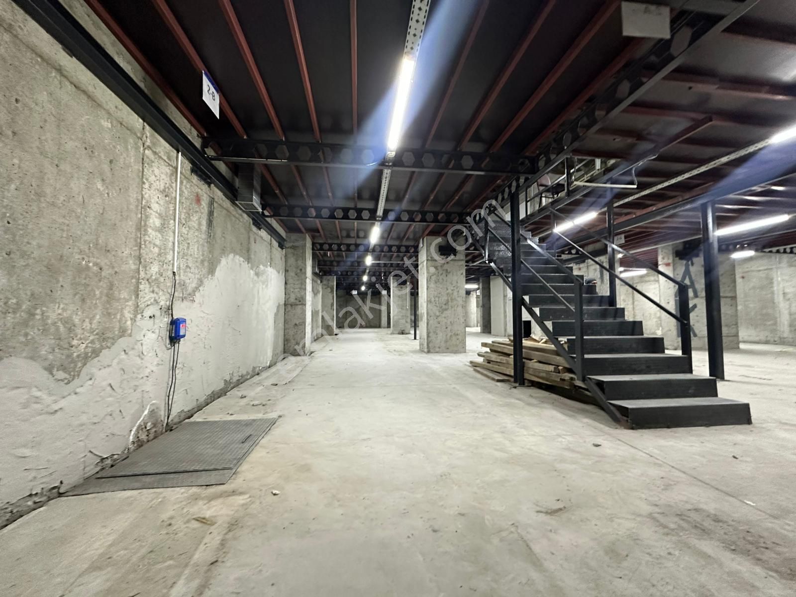 Esenler Menderes Mahallesinde 700m2/2 Katlı / 5 Yılıık Binada Kiralık Depo - Görsel 26