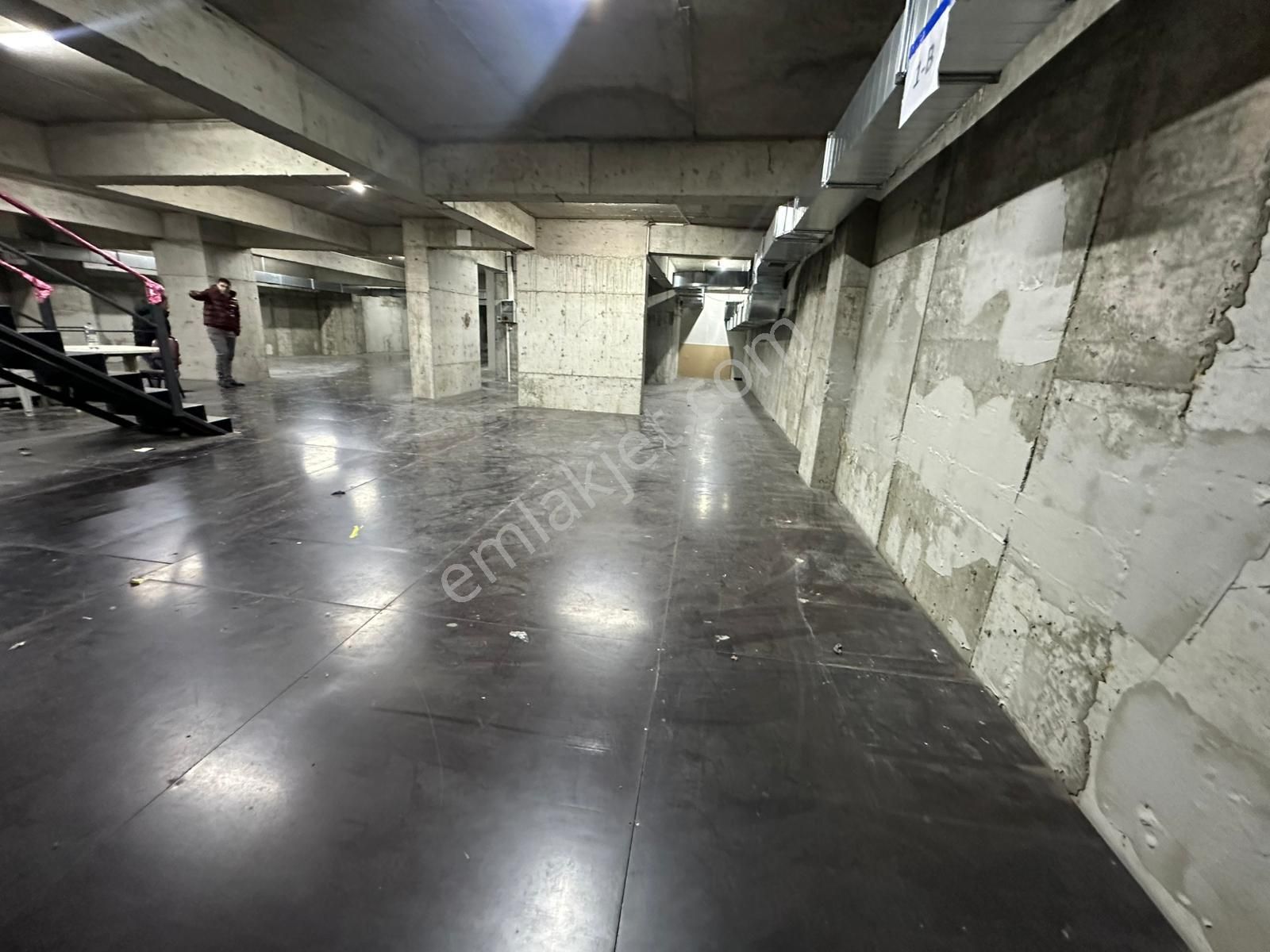 Esenler Menderes Mahallesinde 700m2/2 Katlı / 5 Yılıık Binada Kiralık Depo - Görsel 7