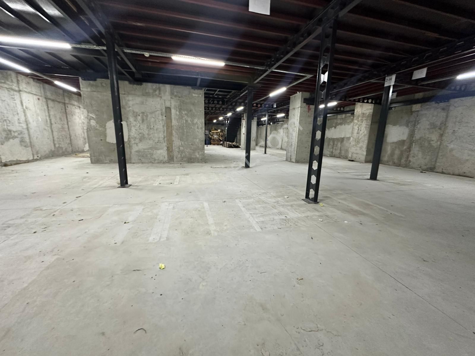 Esenler Menderes Mahallesinde 700m2/2 Katlı / 5 Yılıık Binada Kiralık Depo - Görsel 5