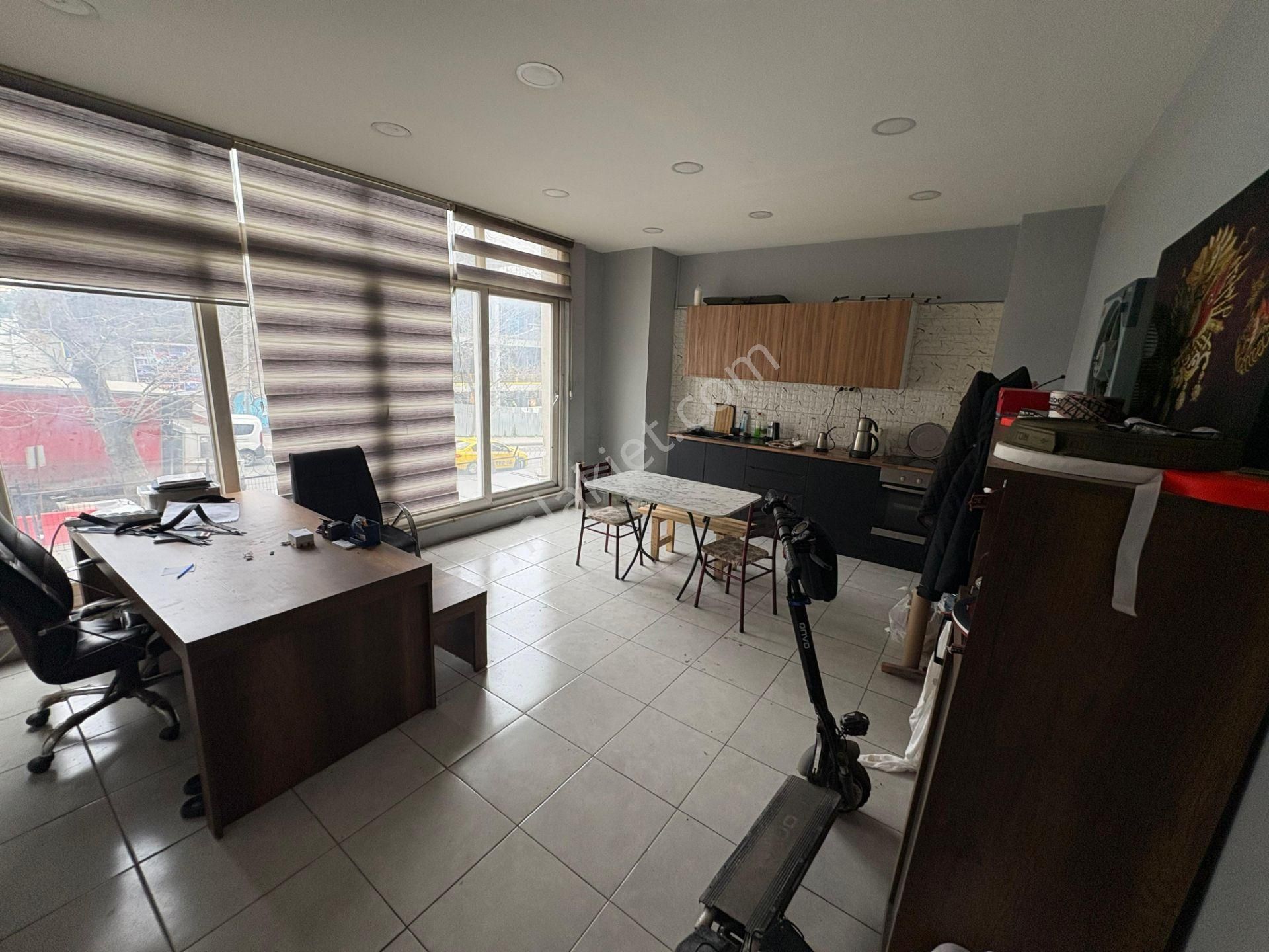 Bayrampaşa Alba Sanayi Sitesi'nde Kiralık Atölye & Dükkan - Görsel 11