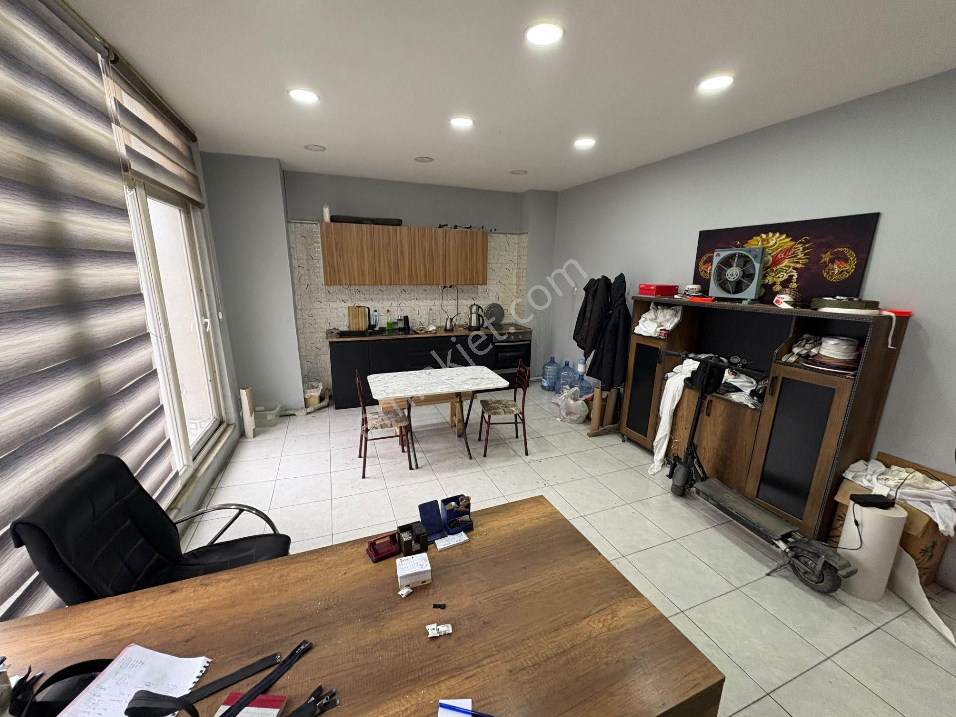 Bayrampaşa Alba Sanayi Sitesi'nde Kiralık Atölye & Dükkan - Görsel 5