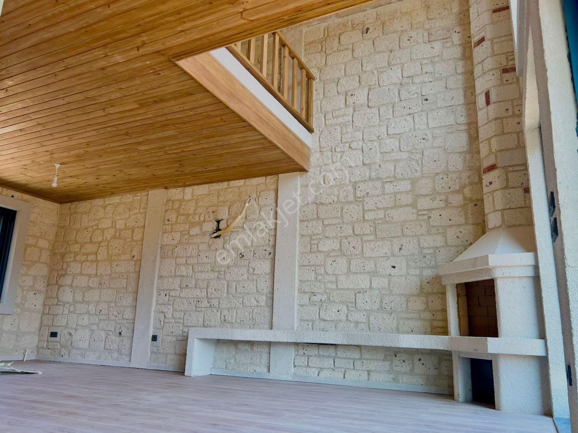 Urla Balıklıova'da Site İçerisinde Alaçatı Tarzı Taş Villa - Görsel 7